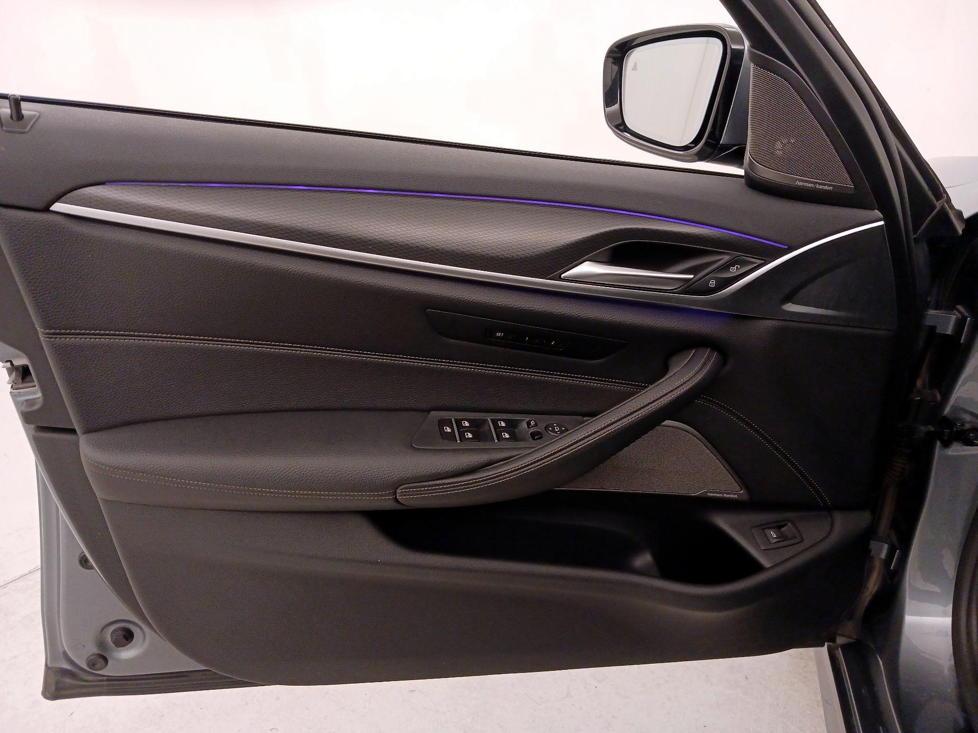 Thumbnail: 2022 BMW 5 Series - 12