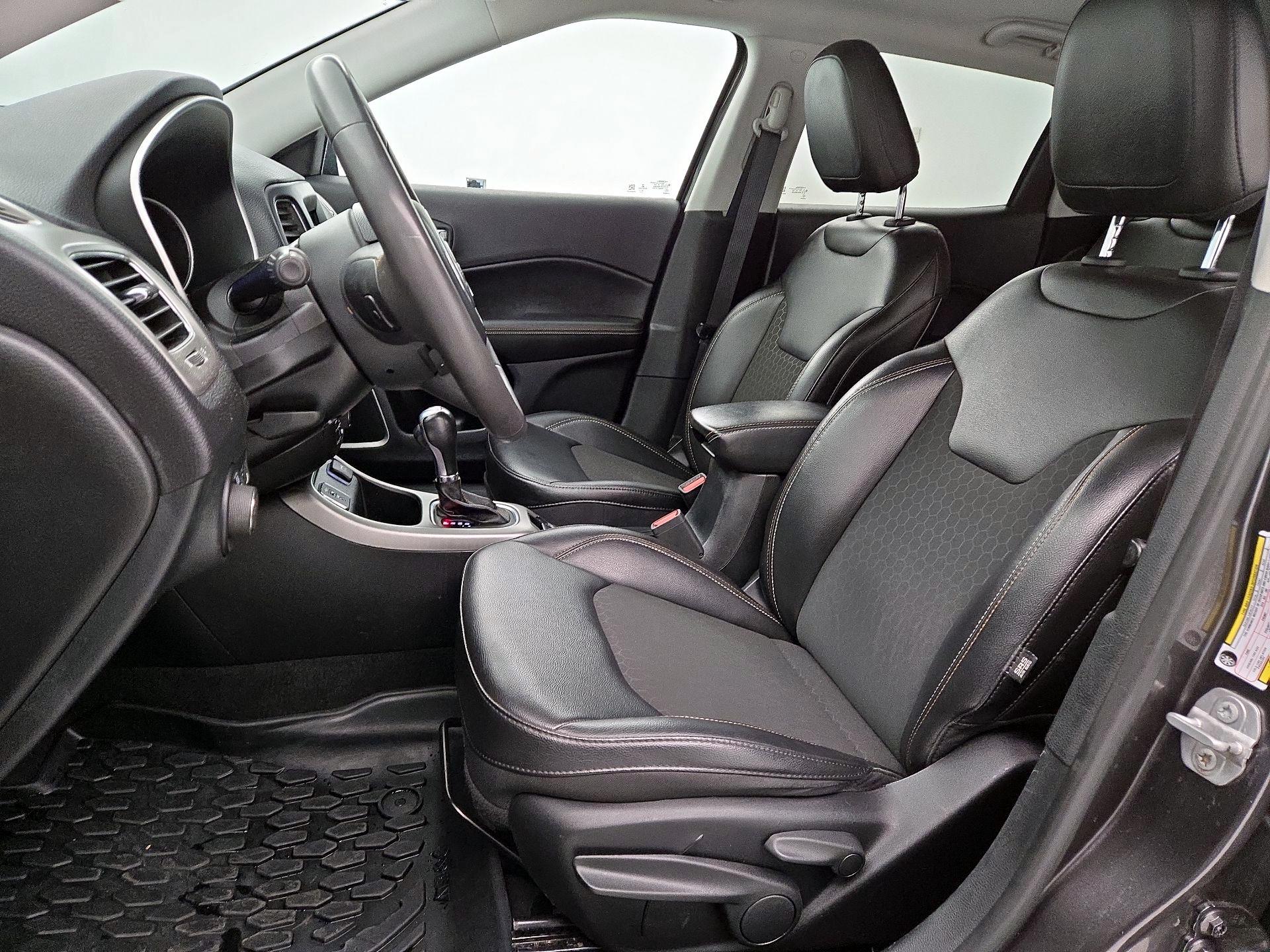 Thumbnail: 2021 Jeep Compass - 11