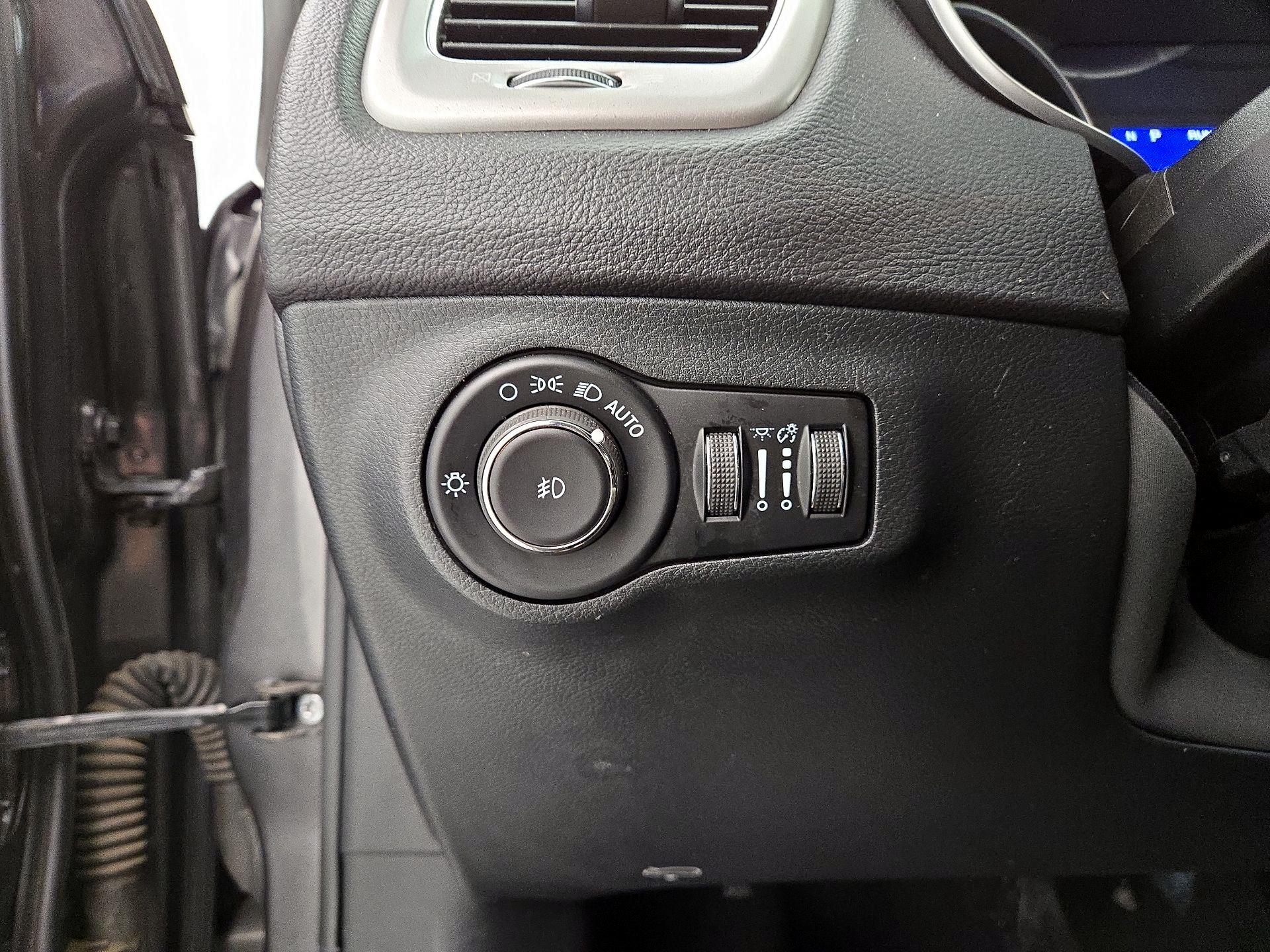 Thumbnail: 2021 Jeep Compass - 13