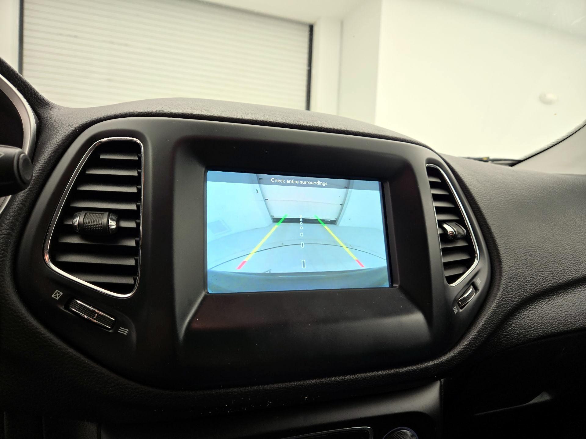 Thumbnail: 2021 Jeep Compass - 14