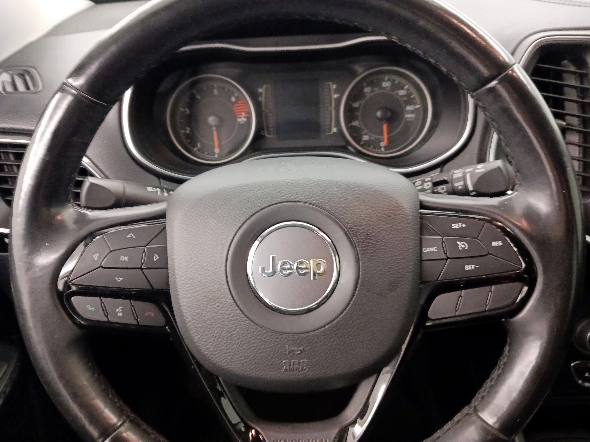 Thumbnail: 2020 Jeep Cherokee - 10
