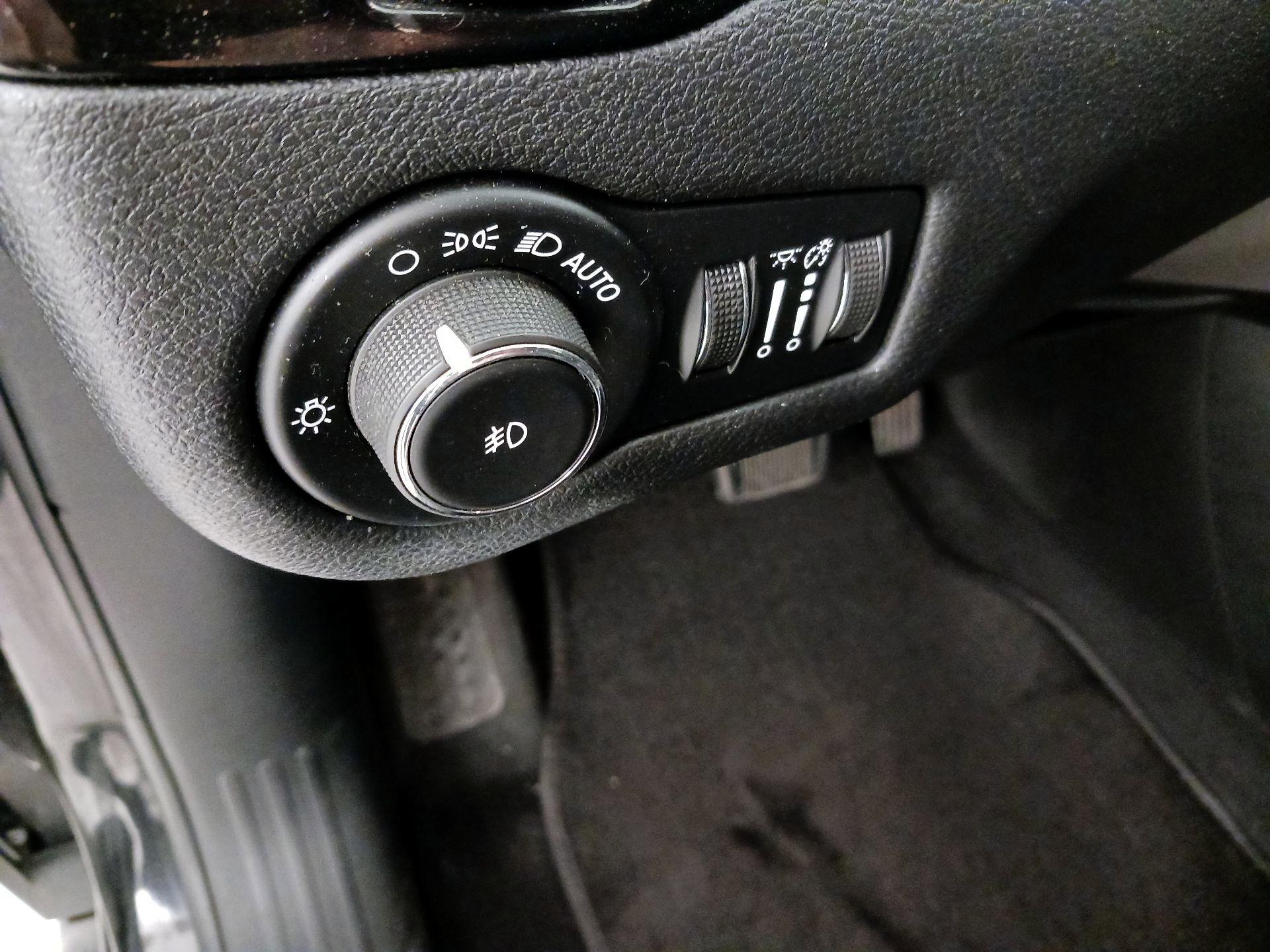 Thumbnail: 2020 Jeep Cherokee - 13