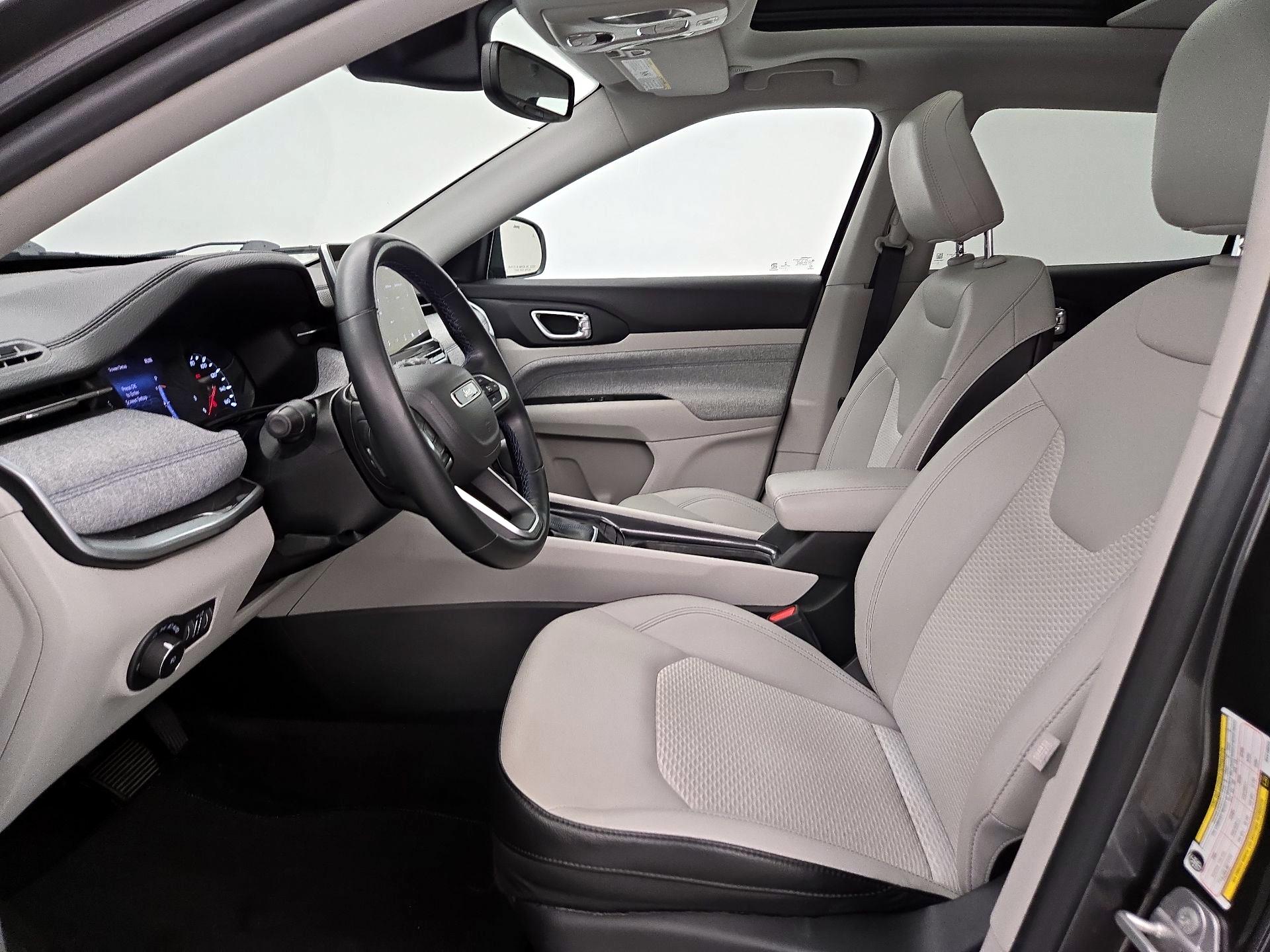 Thumbnail: 2022 Jeep Compass - 11