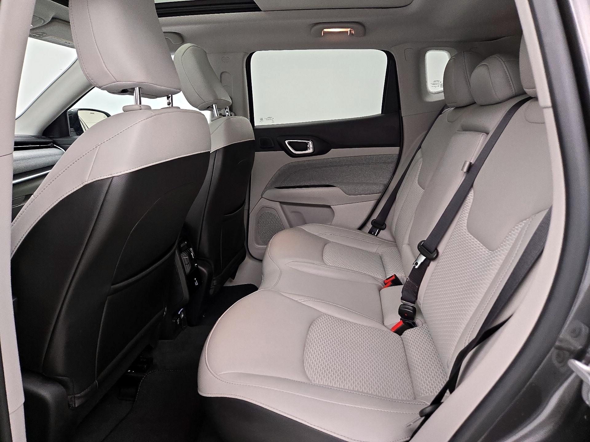 Thumbnail: 2022 Jeep Compass - 20