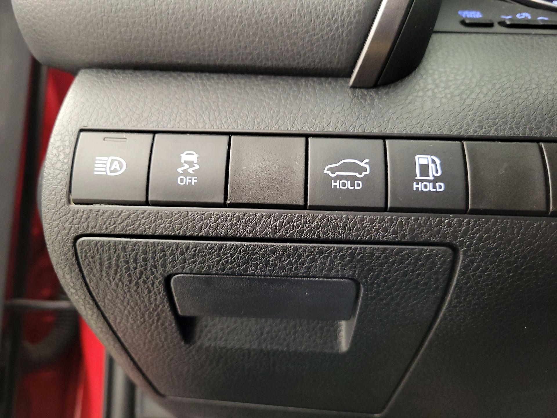 Thumbnail: 2020 Toyota Camry - 13