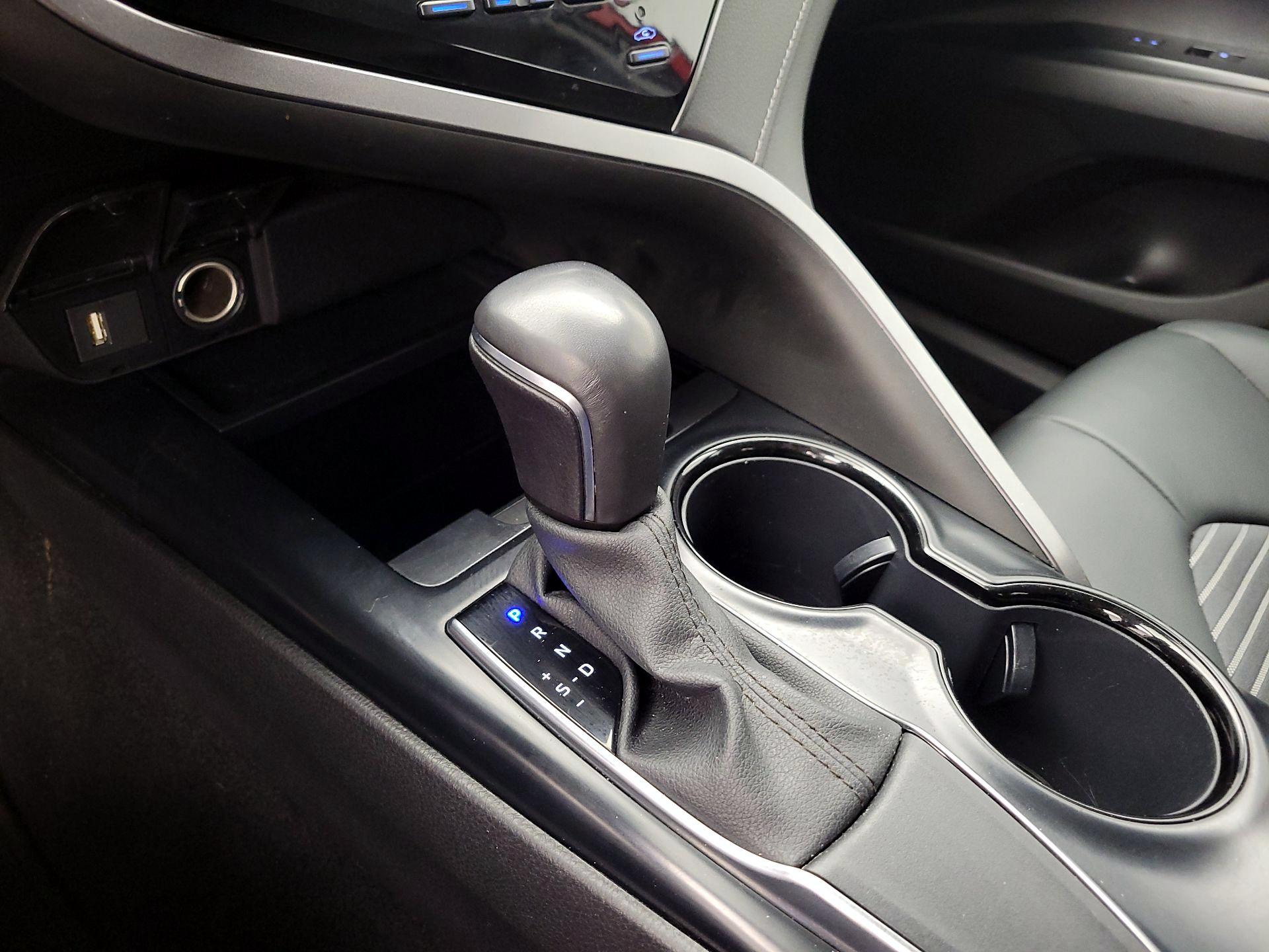 Thumbnail: 2020 Toyota Camry - 17