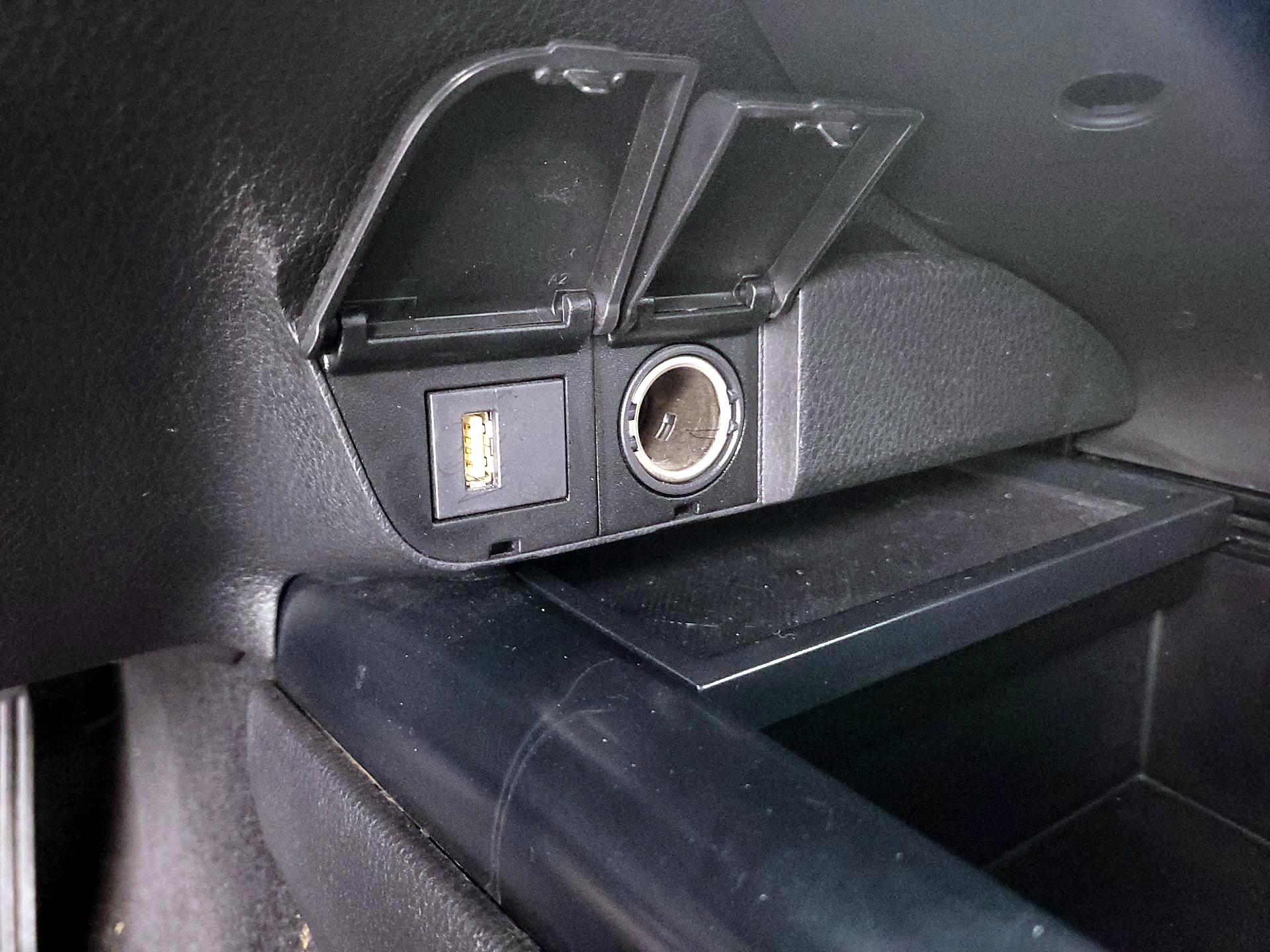 Thumbnail: 2020 Toyota Camry - 18