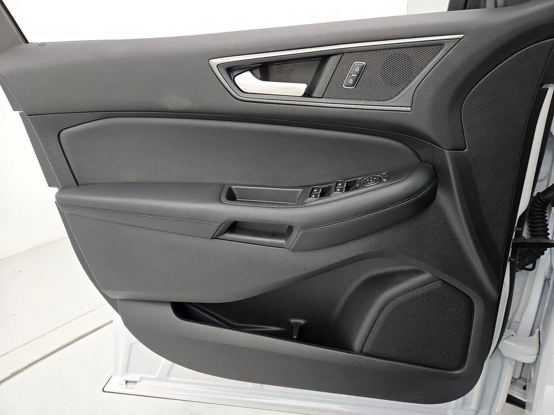 Thumbnail: 2021 Ford Edge - 12