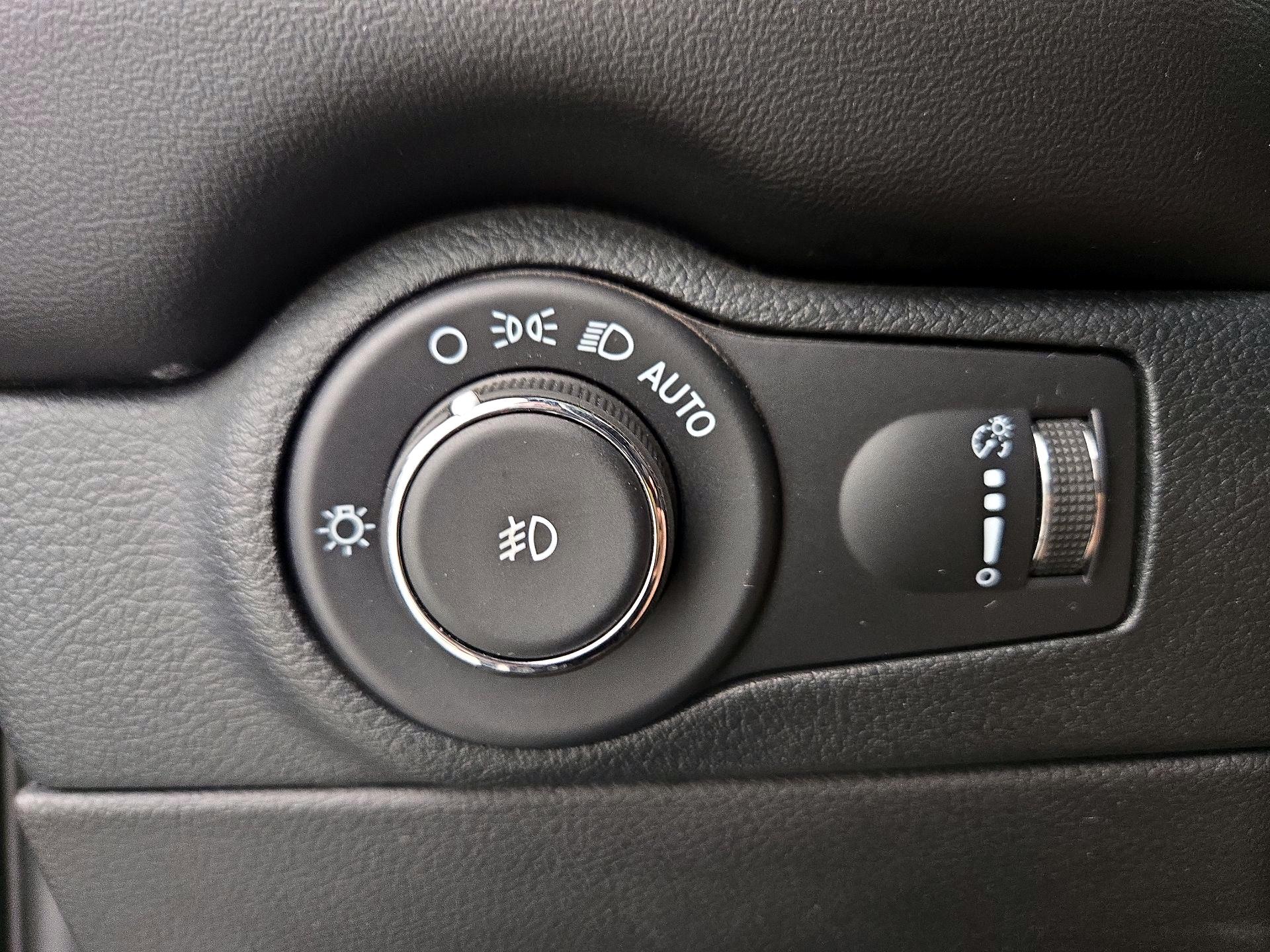 Thumbnail: 2022 Dodge Durango - 13