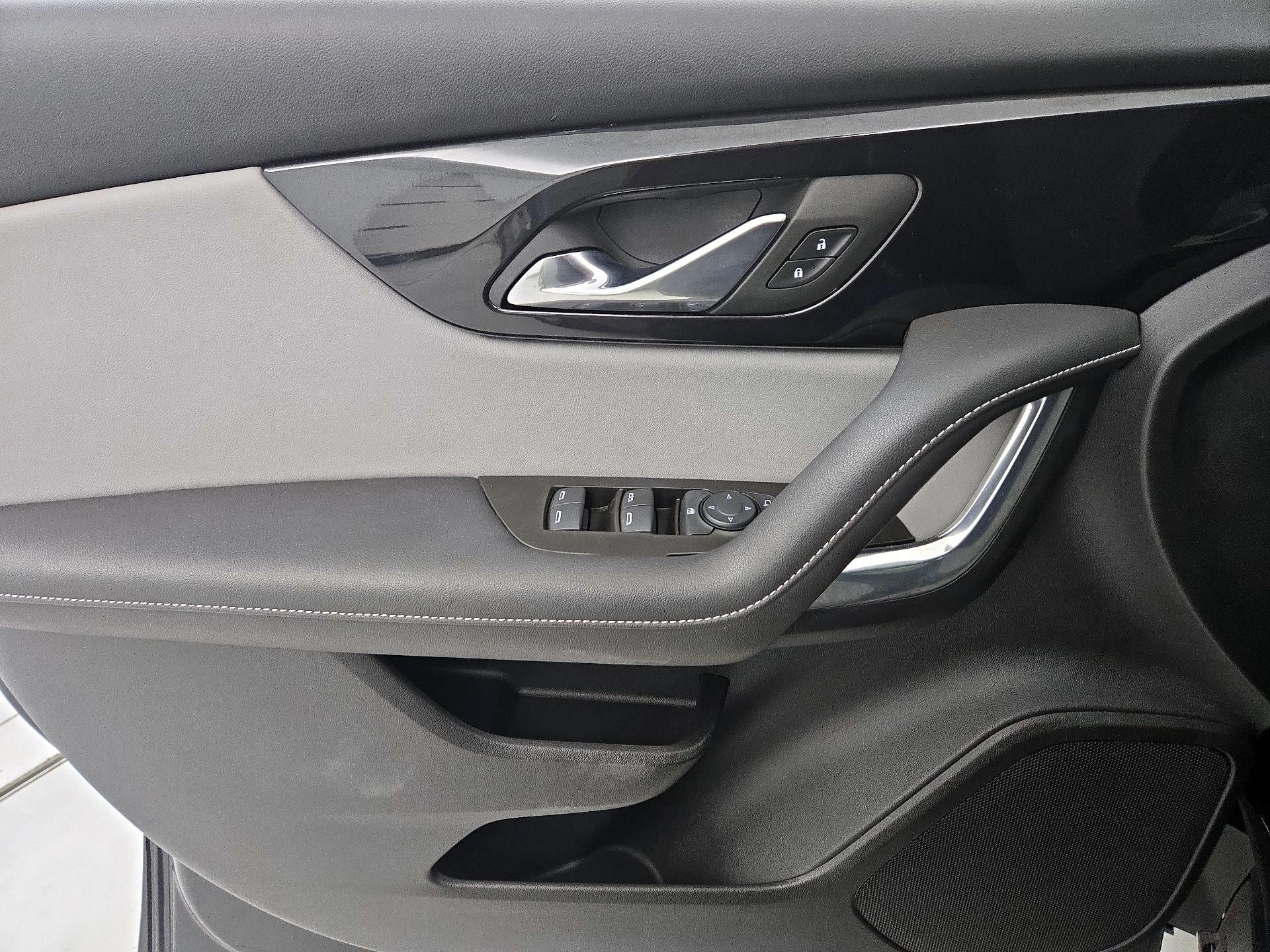 Thumbnail: 2023 Chevrolet Blazer - 12