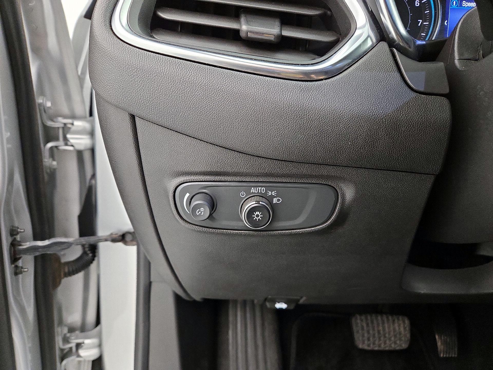 Thumbnail: 2022 Chevrolet Equinox - 13