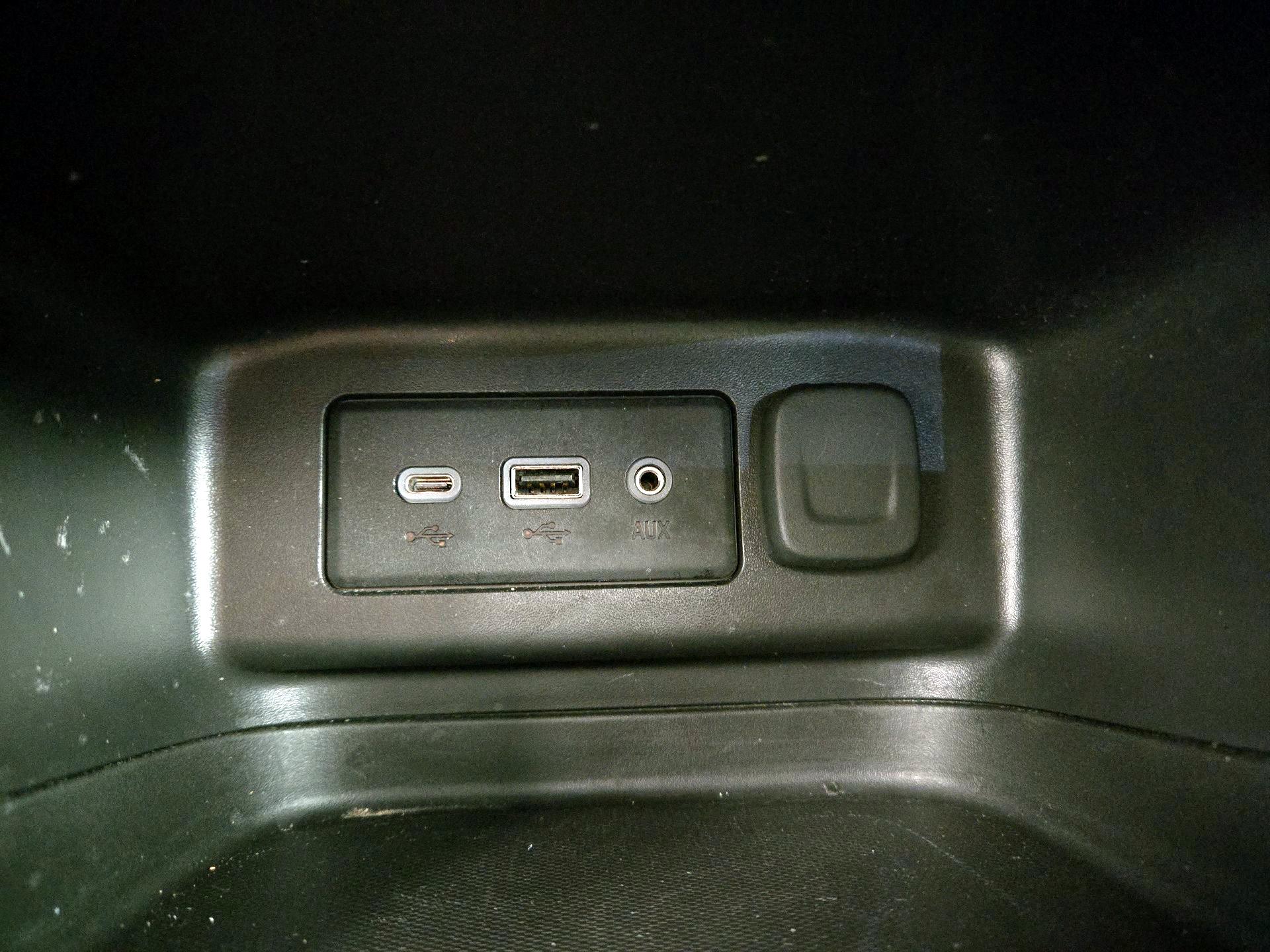 Thumbnail: 2022 Chevrolet Equinox - 18