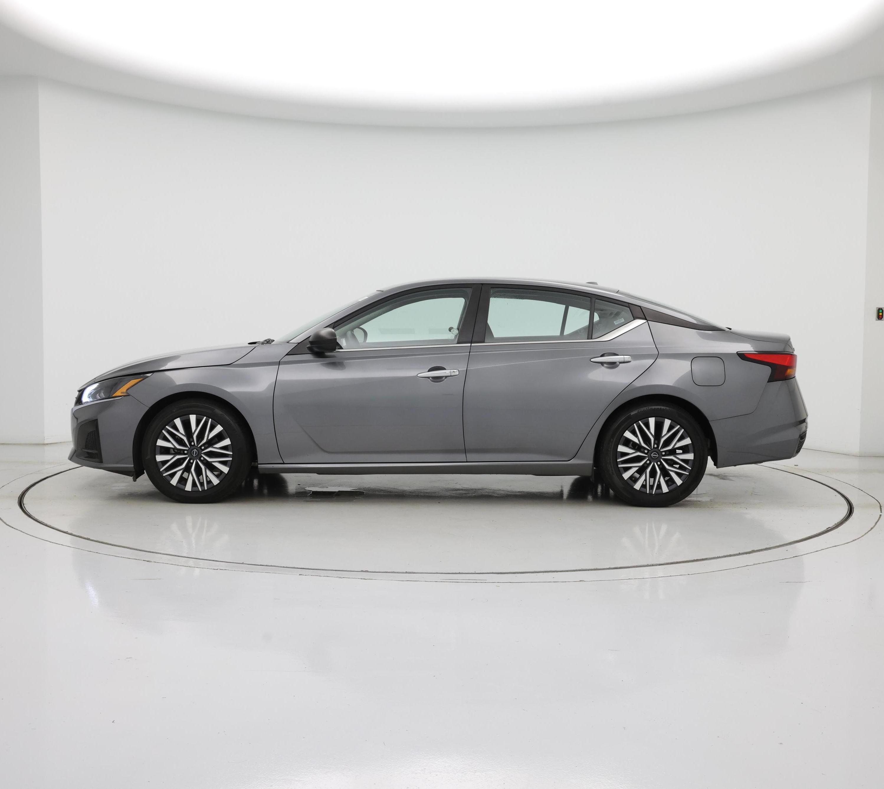 Thumbnail: 2024 Nissan Altima - 3