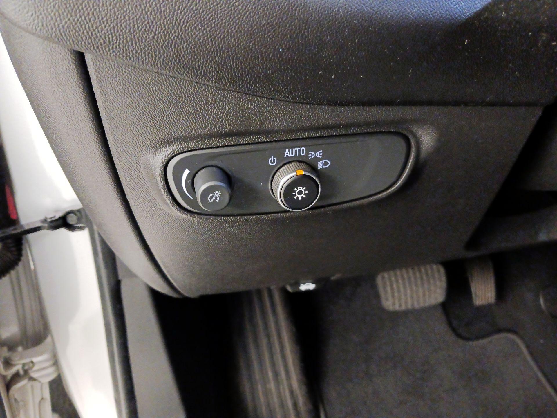 Thumbnail: 2020 Chevrolet Equinox - 13