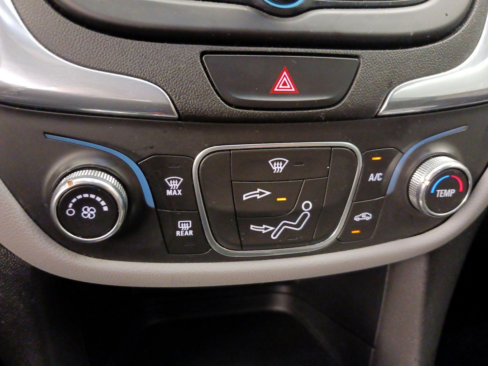 Thumbnail: 2020 Chevrolet Equinox - 16