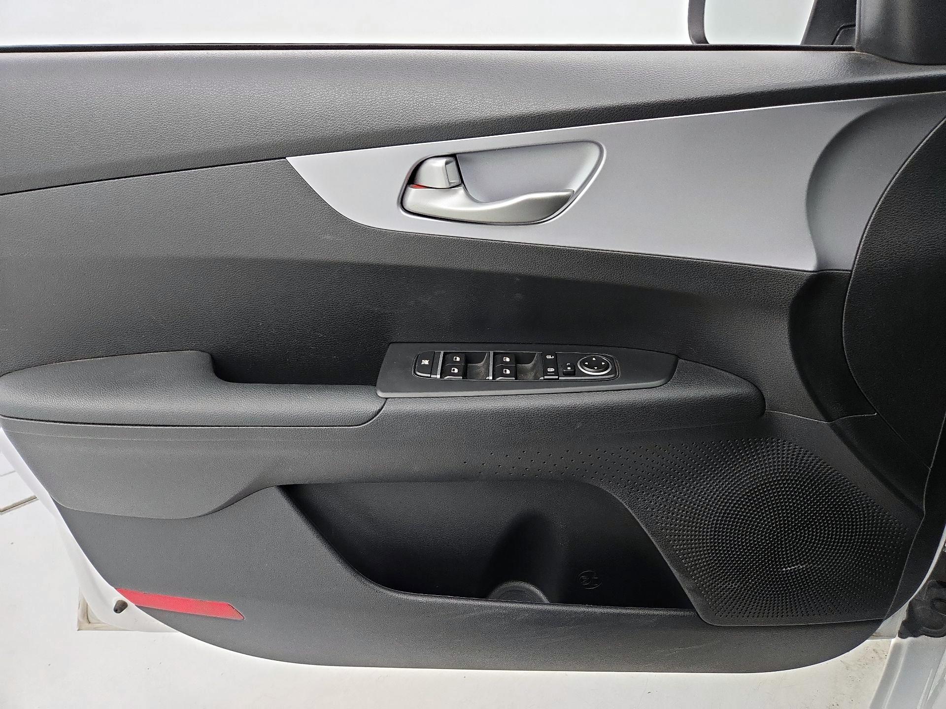 Thumbnail: 2024 Kia Forte - 12