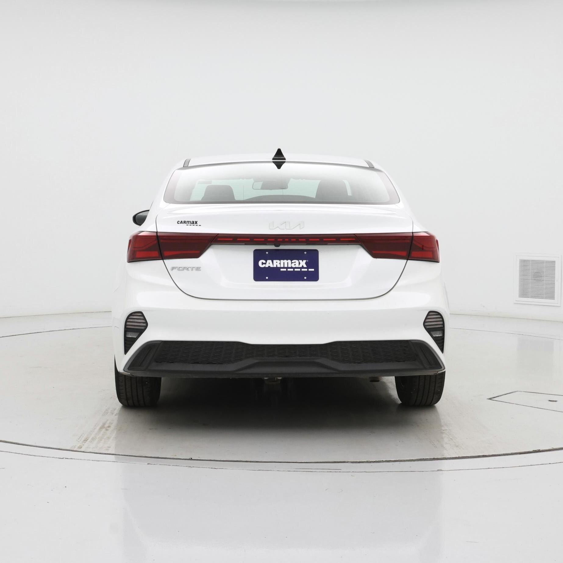 Thumbnail: 2024 Kia Forte - 6