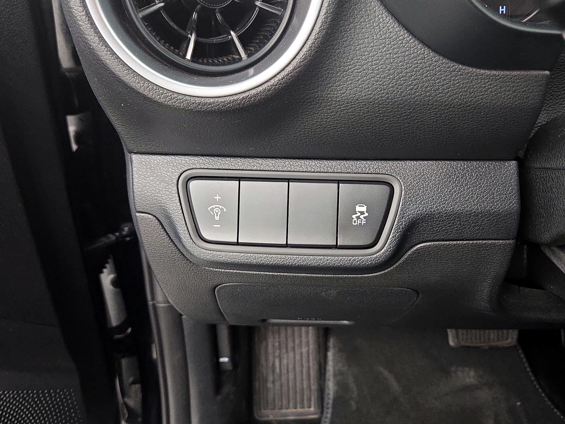 Thumbnail: 2024 Kia Forte - 13