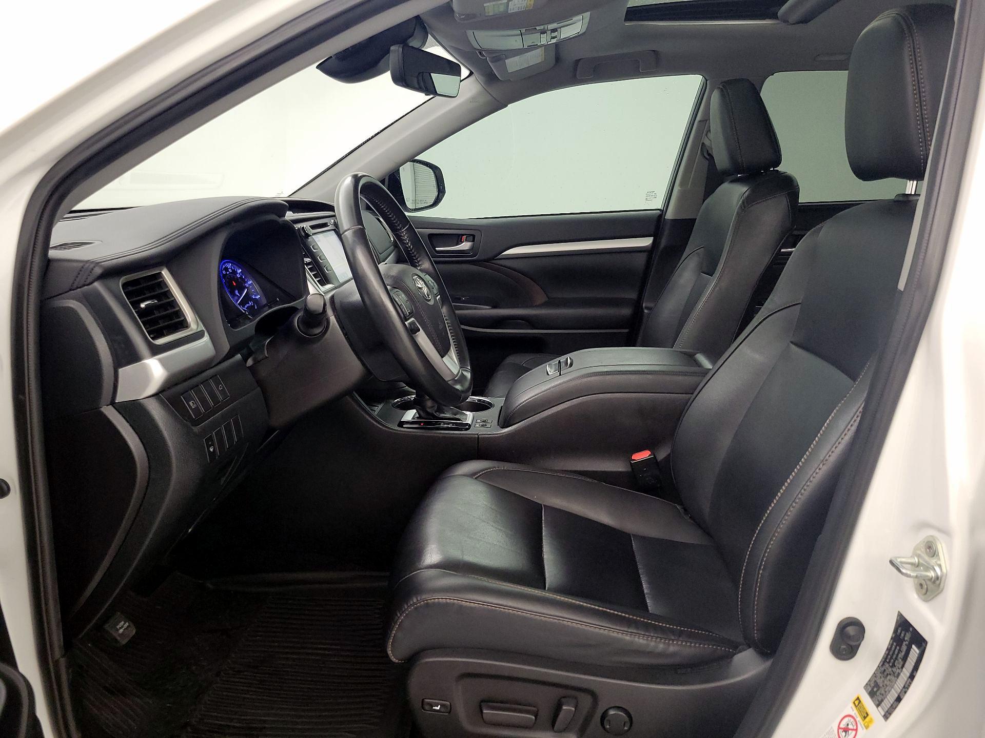 Thumbnail: 2019 Toyota Highlander - 11