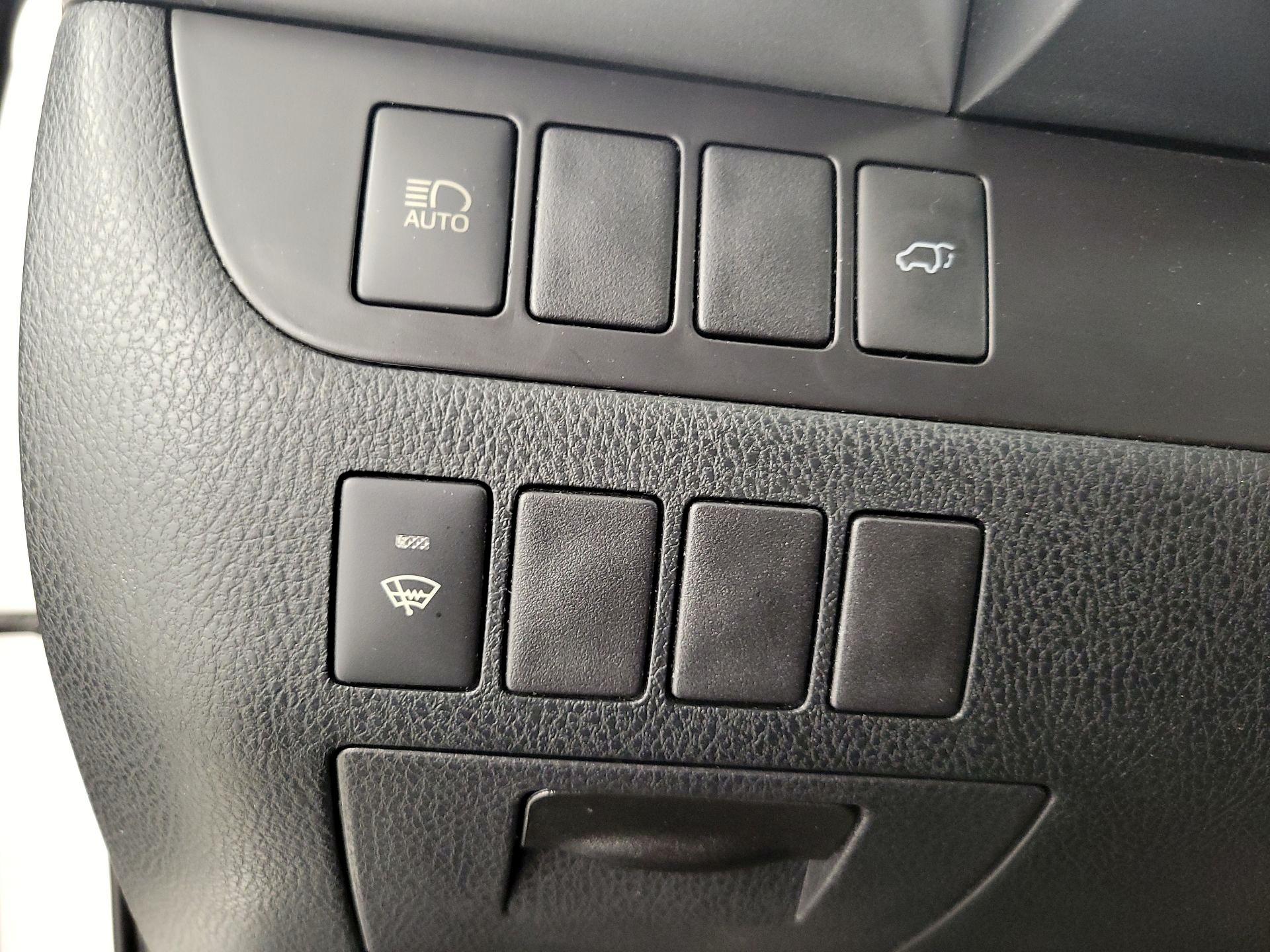 Thumbnail: 2019 Toyota Highlander - 13