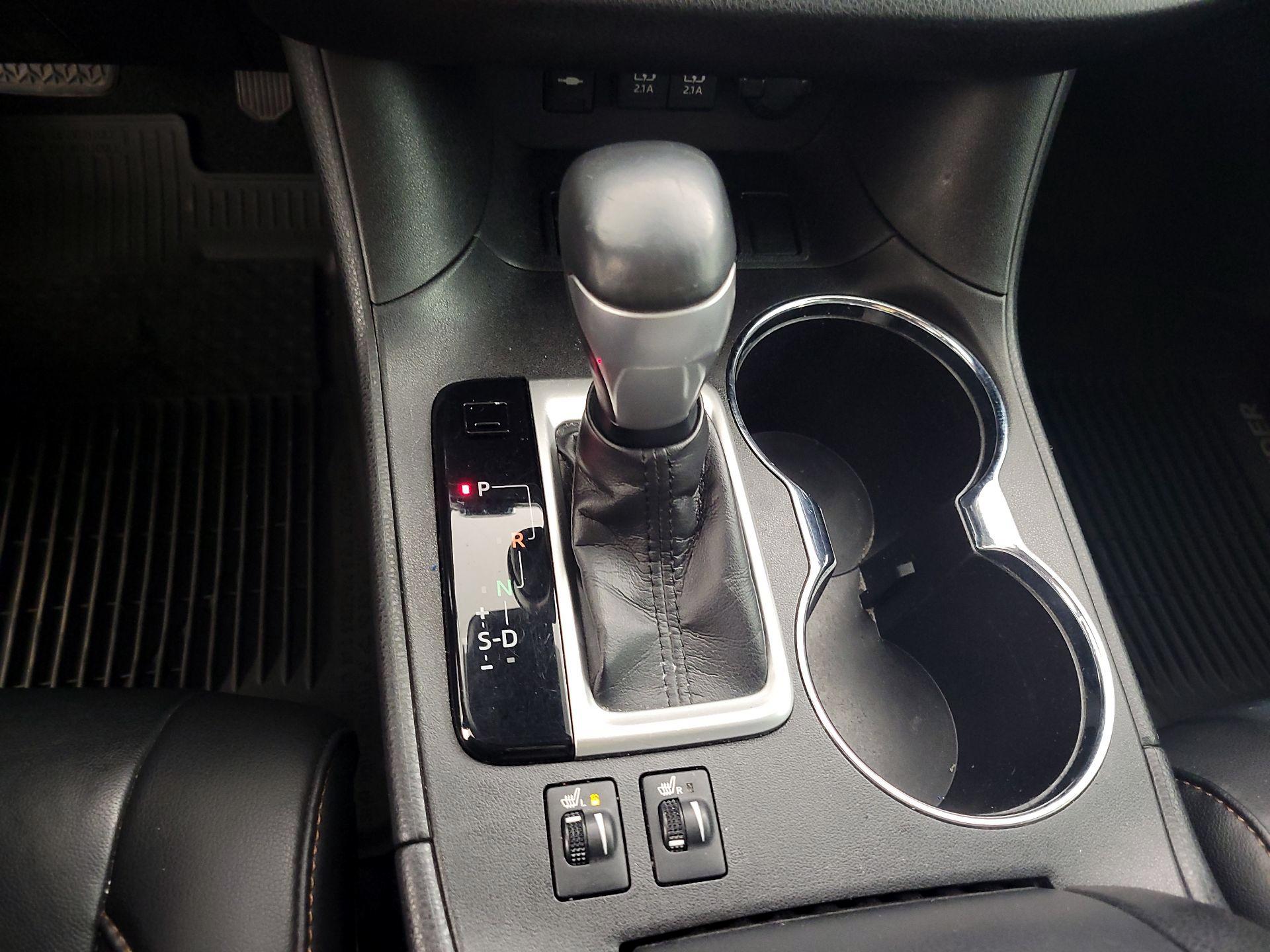 Thumbnail: 2019 Toyota Highlander - 18