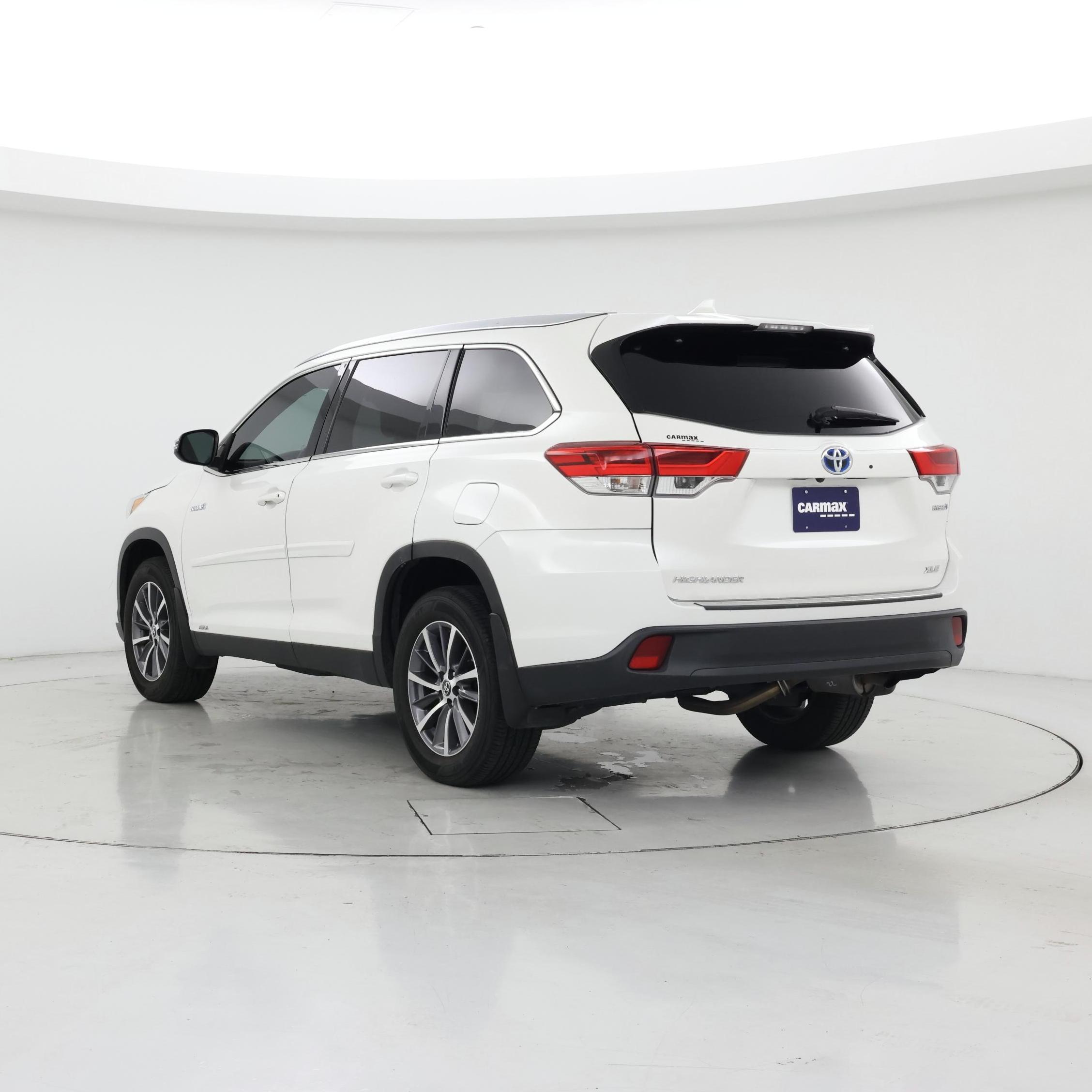 Thumbnail: 2019 Toyota Highlander - 2