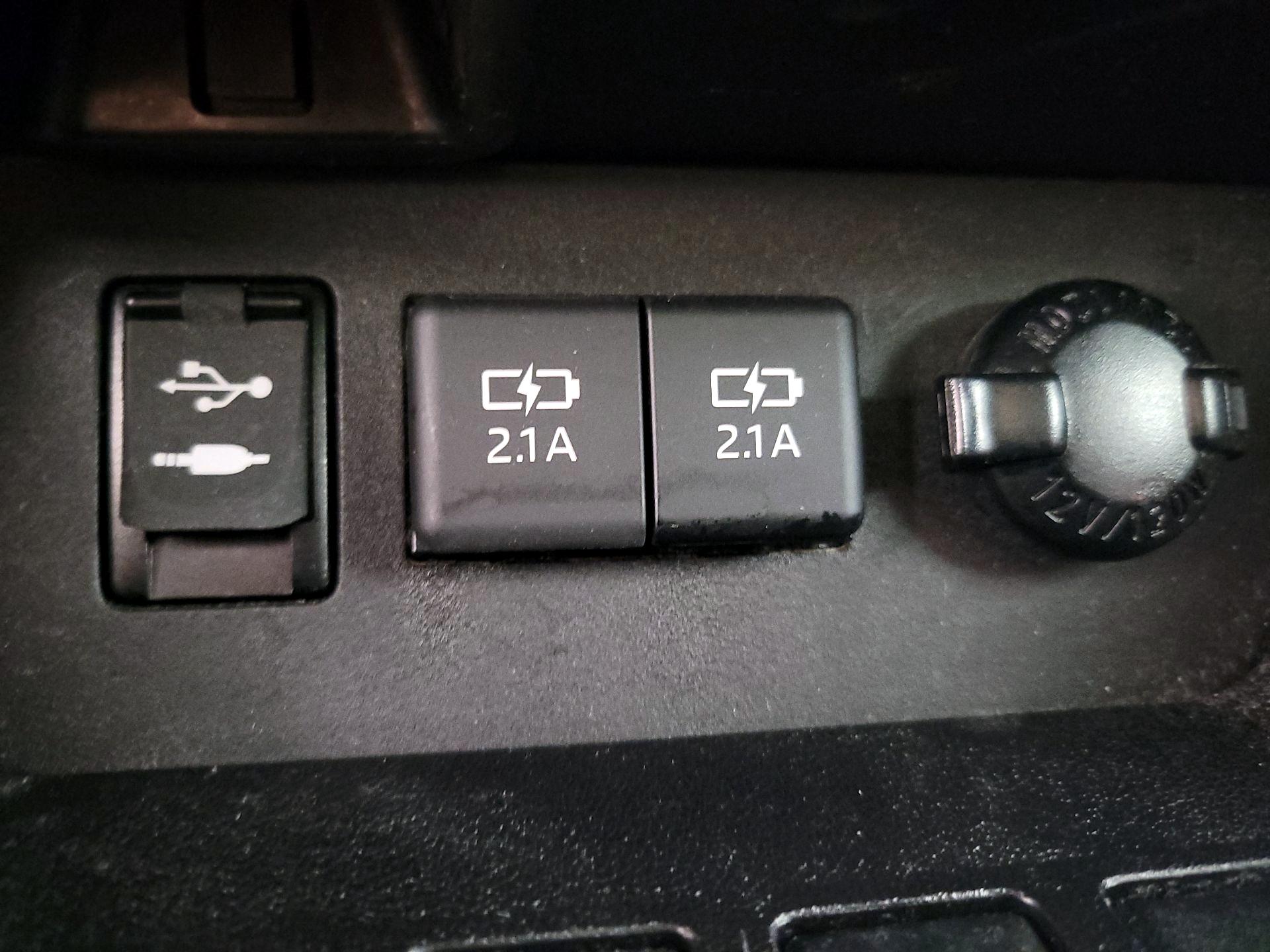 Thumbnail: 2019 Toyota Highlander - 19