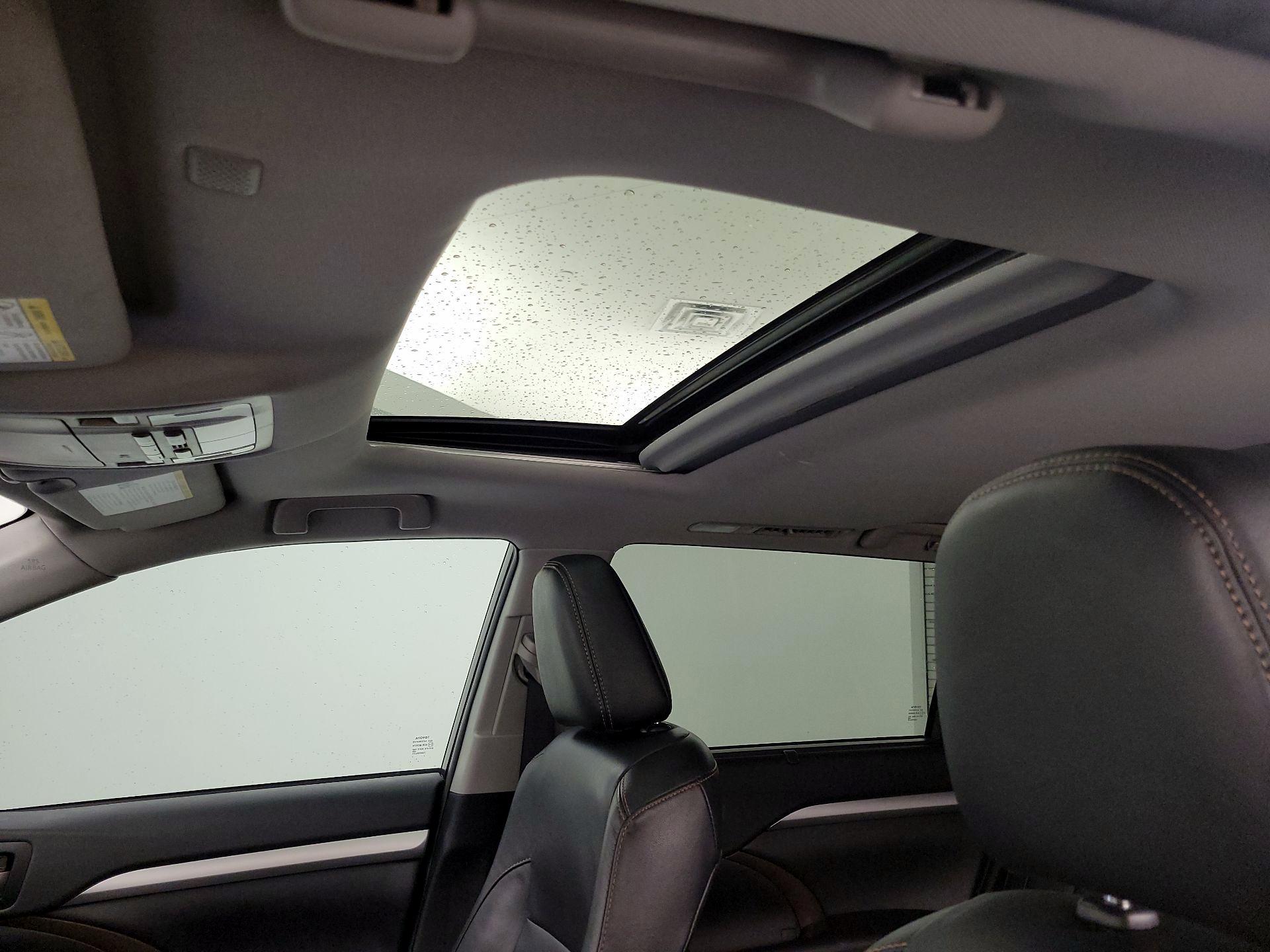 Thumbnail: 2019 Toyota Highlander - 20