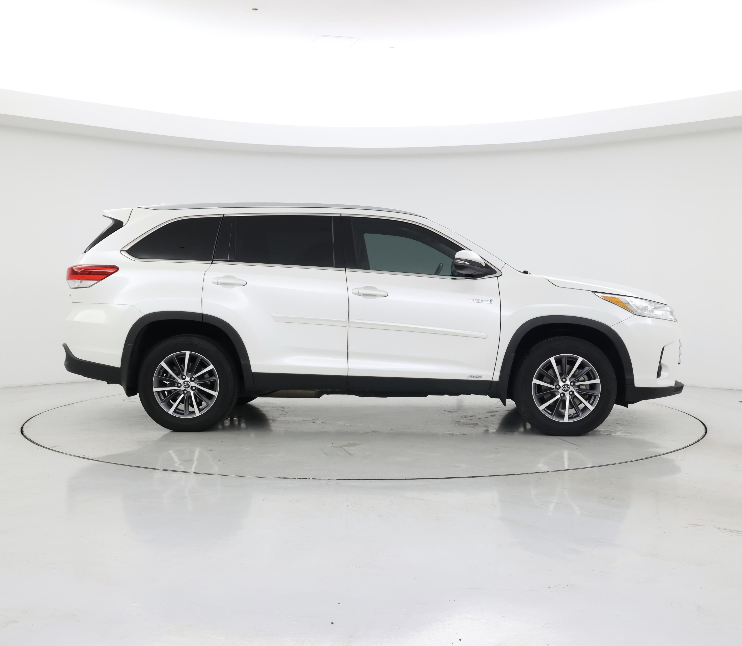 Thumbnail: 2019 Toyota Highlander - 7