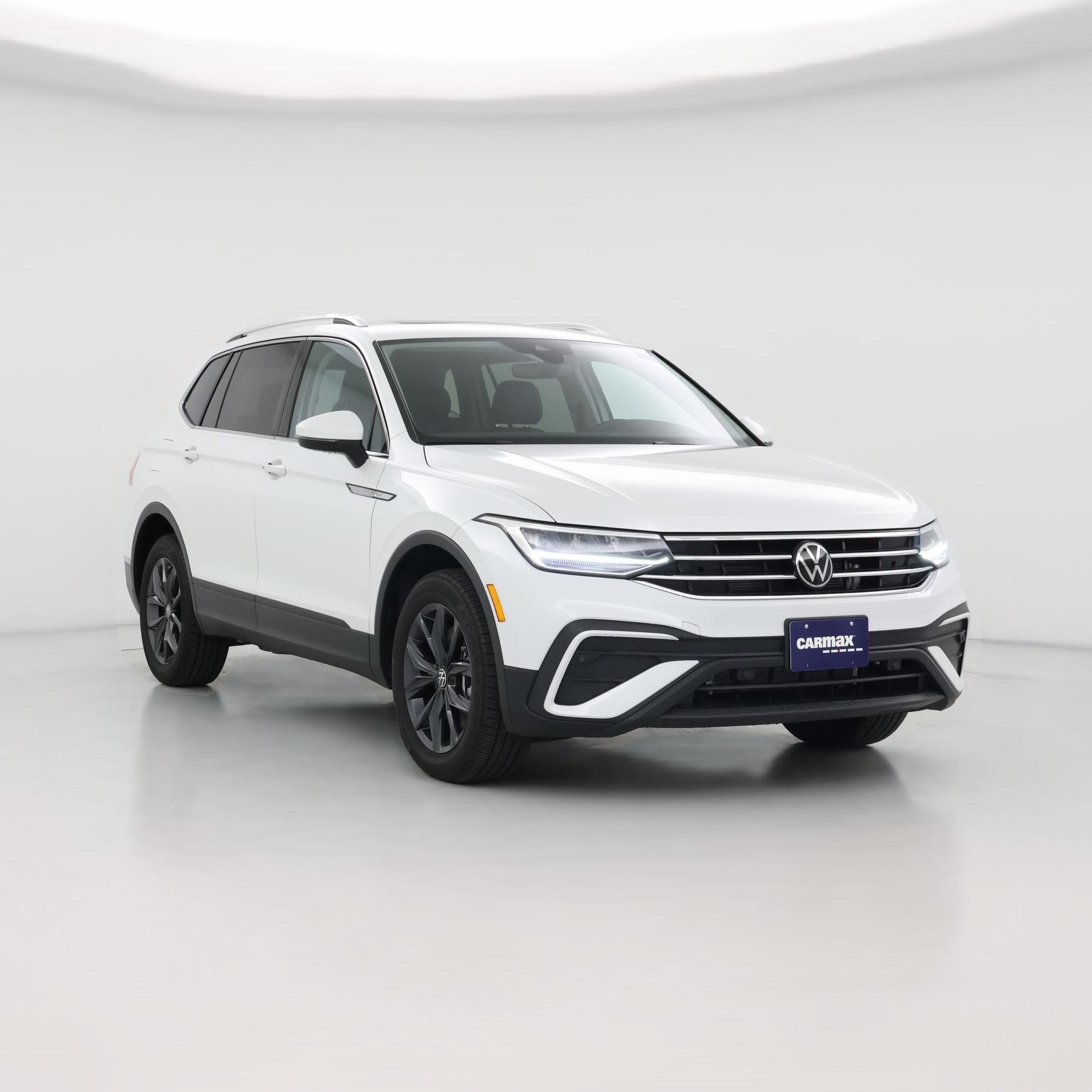 Thumbnail: 2023 Volkswagen Tiguan - 1