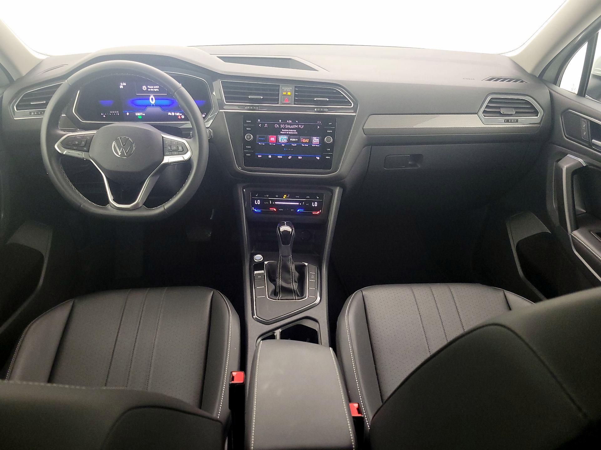 Thumbnail: 2023 Volkswagen Tiguan - 9