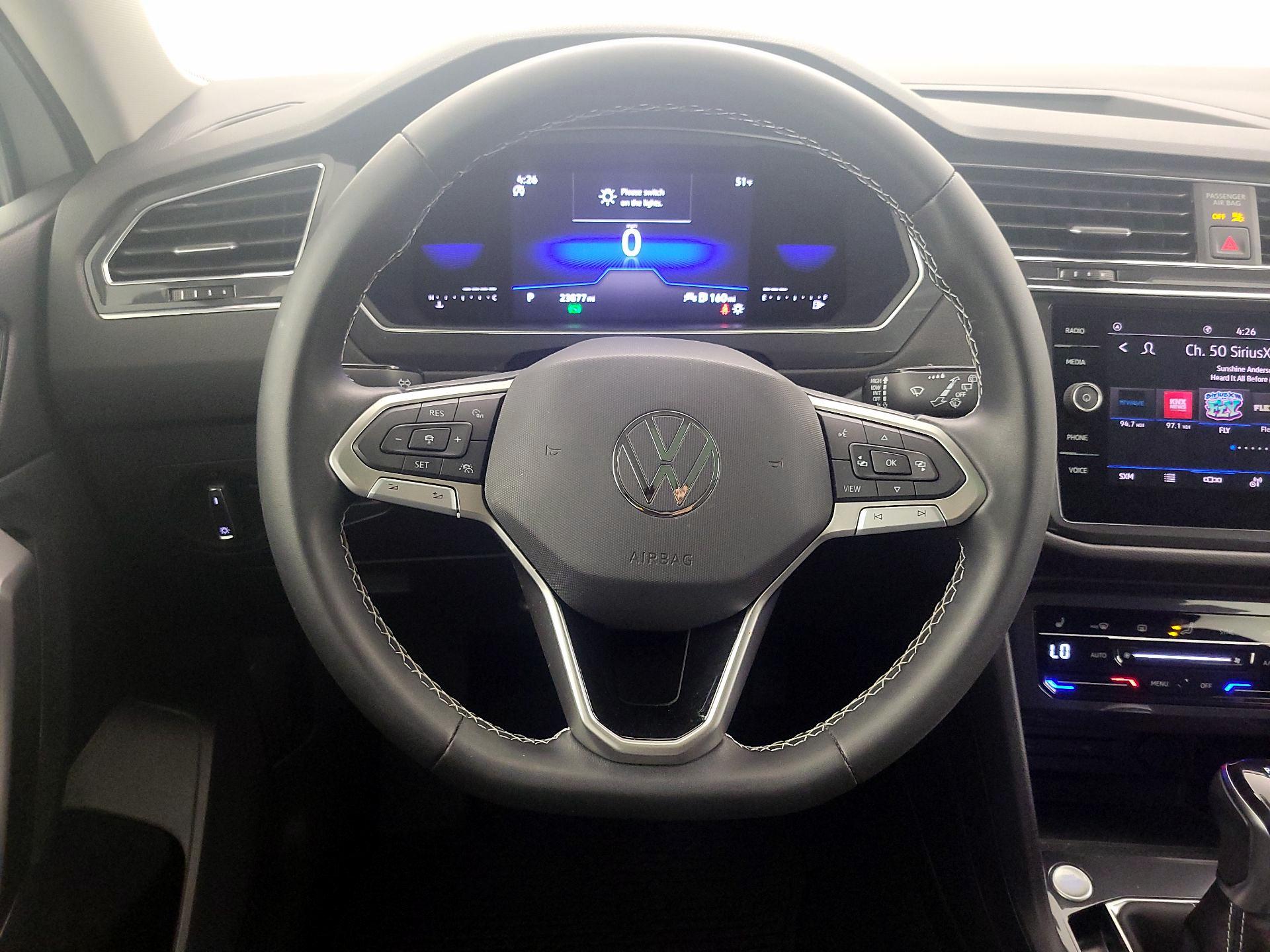 Thumbnail: 2023 Volkswagen Tiguan - 10