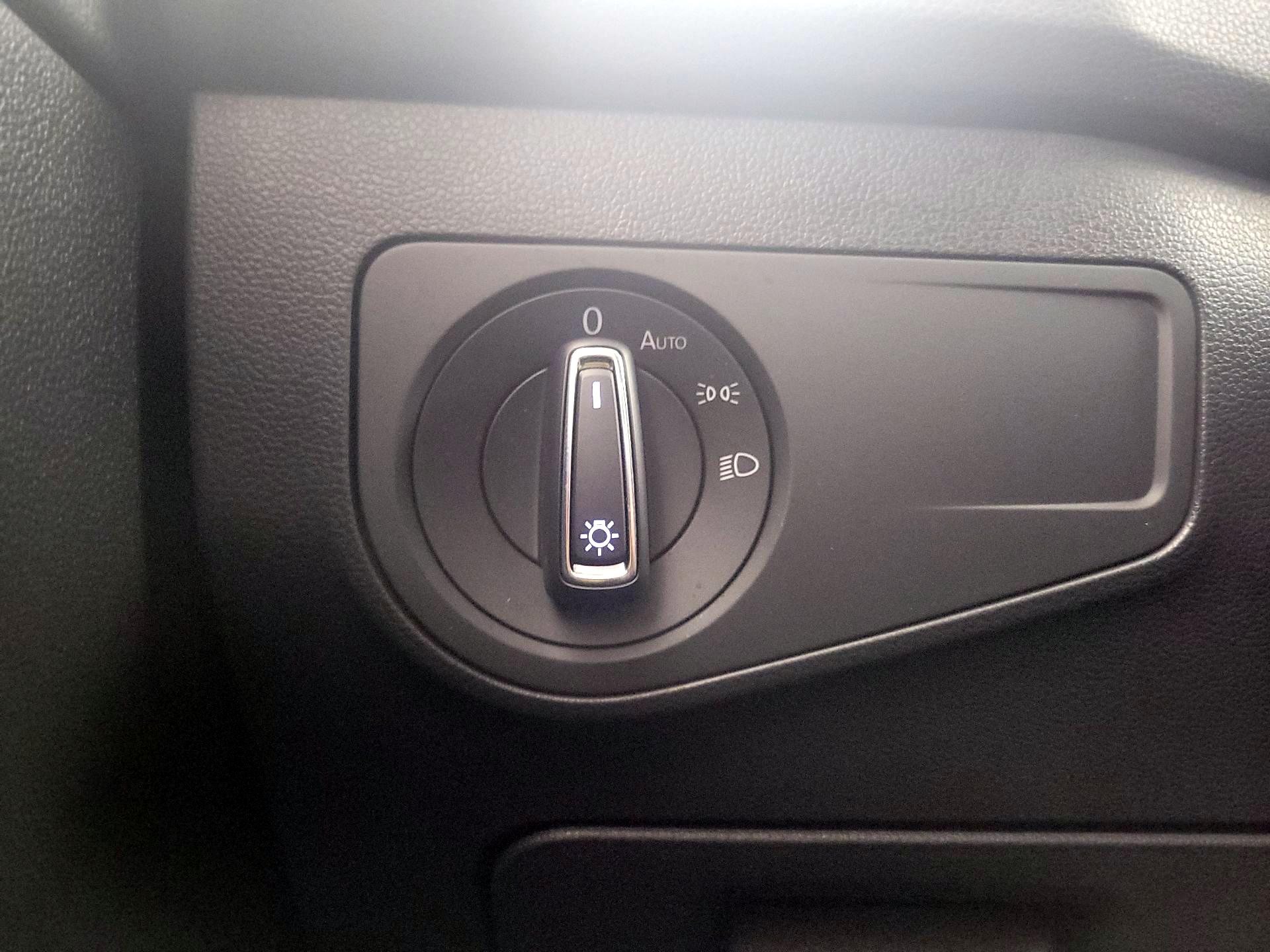 Thumbnail: 2023 Volkswagen Tiguan - 13