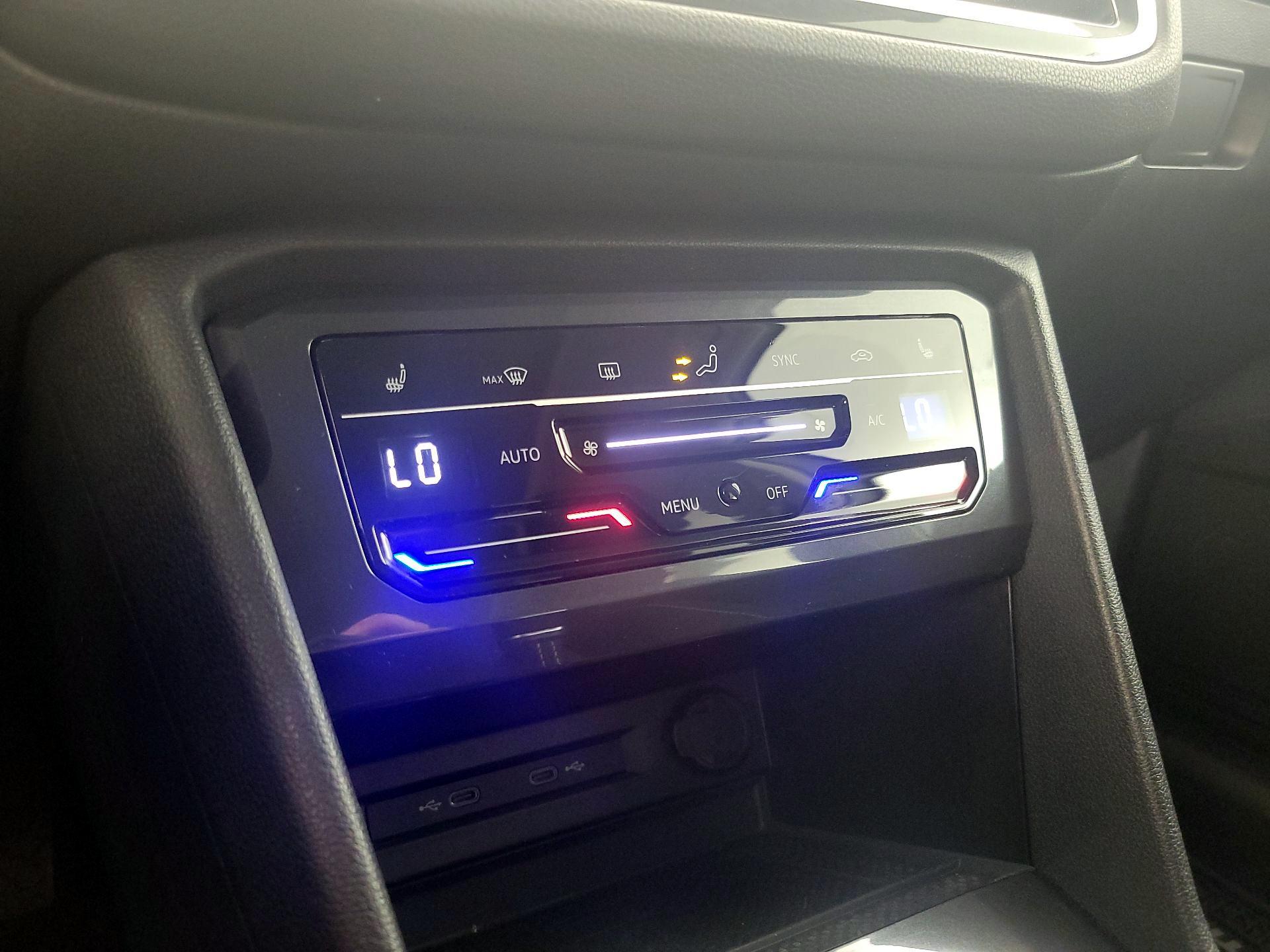 Thumbnail: 2023 Volkswagen Tiguan - 16