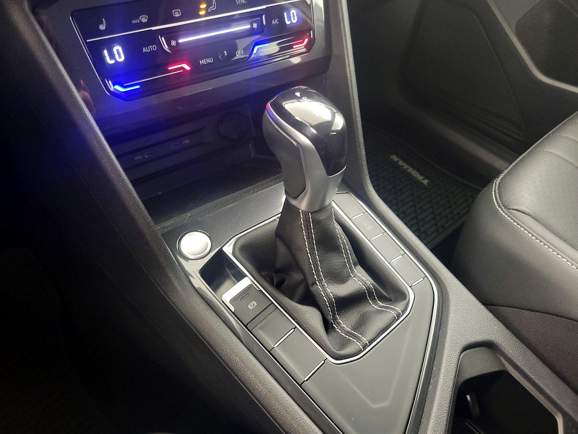 Thumbnail: 2023 Volkswagen Tiguan - 17