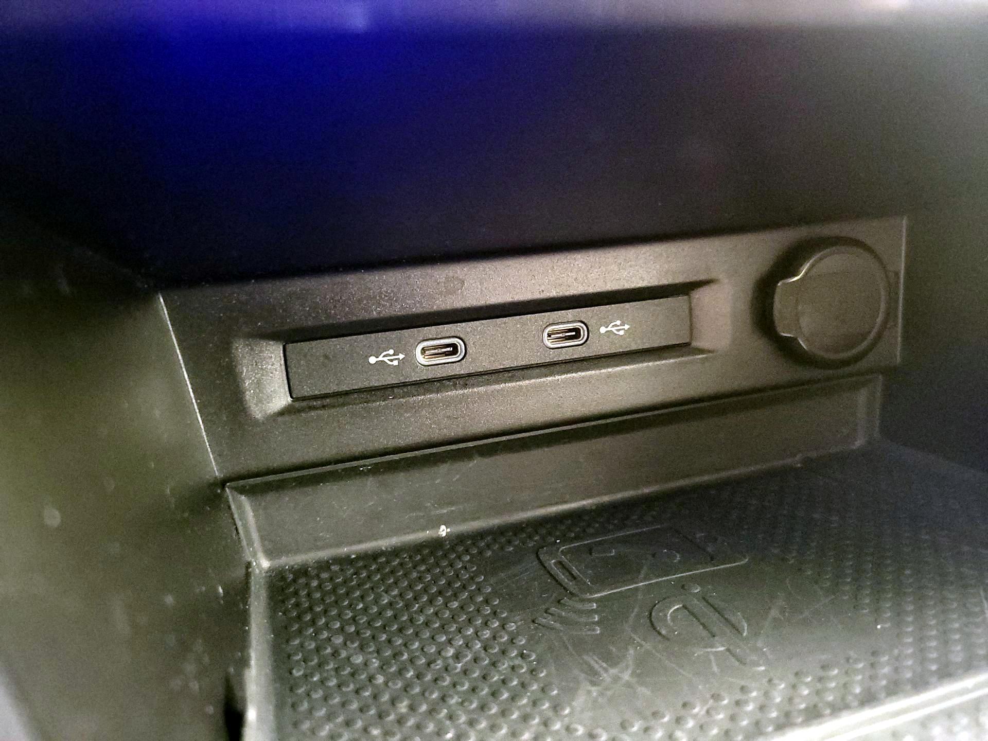 Thumbnail: 2023 Volkswagen Tiguan - 18