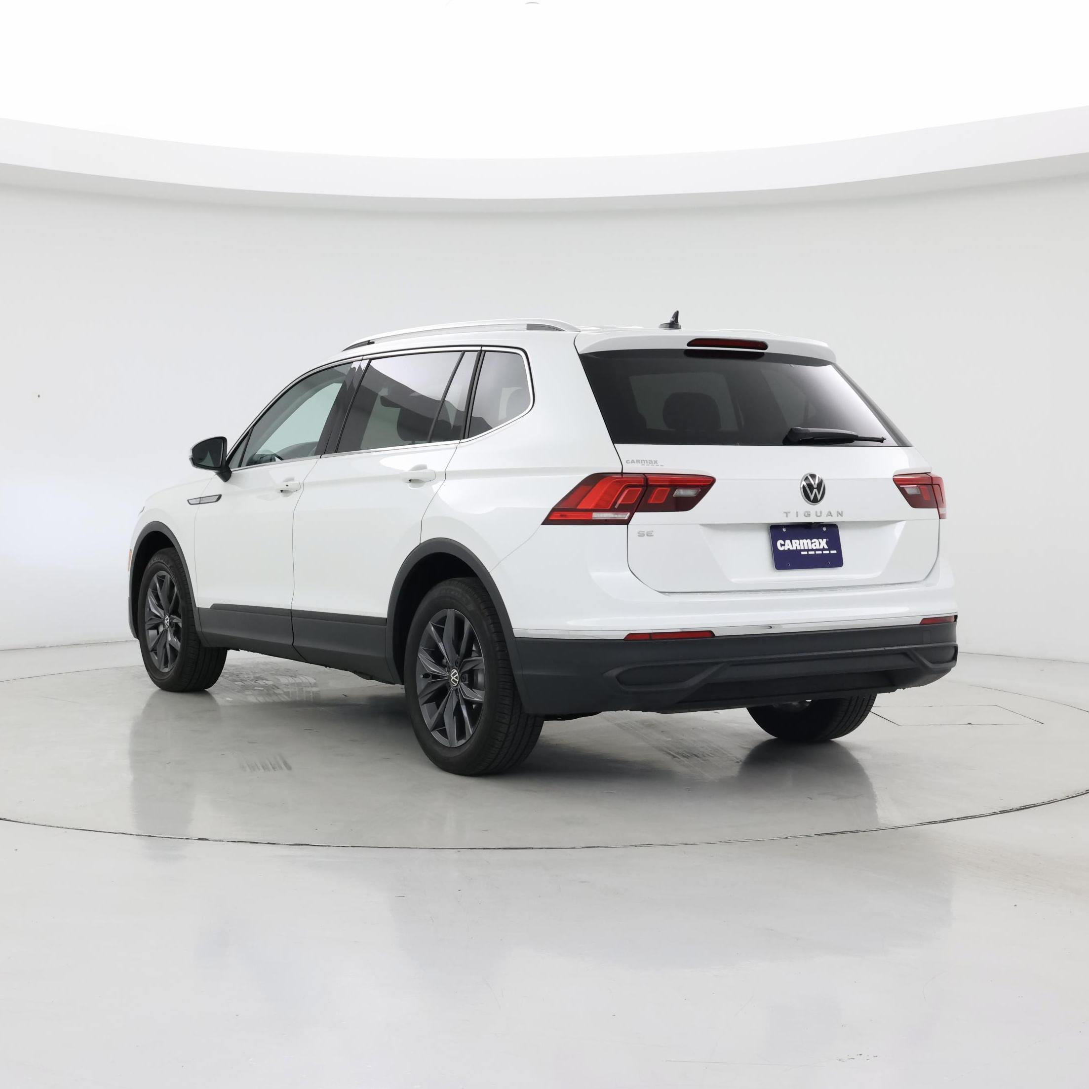 Thumbnail: 2023 Volkswagen Tiguan - 2