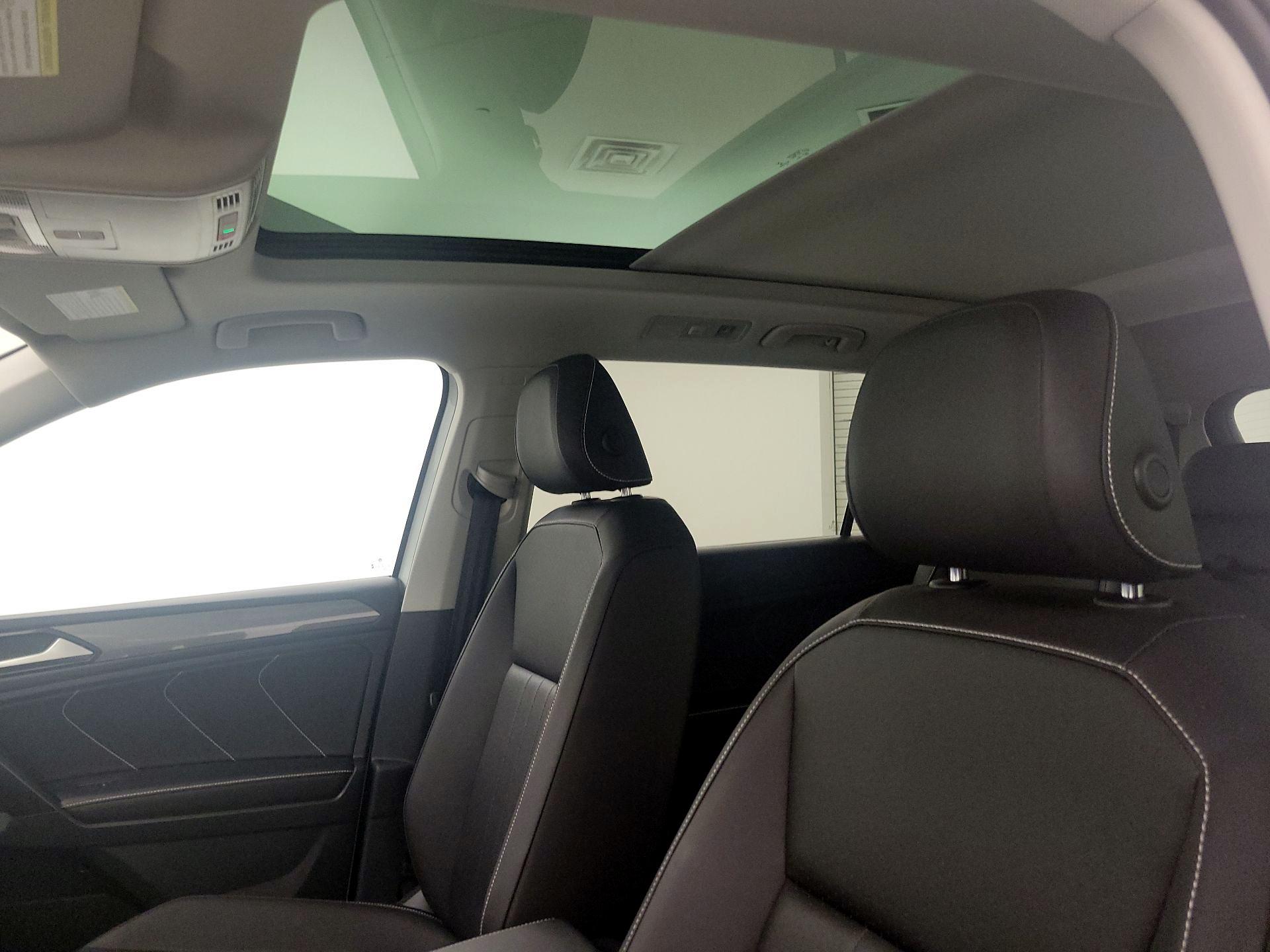 Thumbnail: 2023 Volkswagen Tiguan - 19