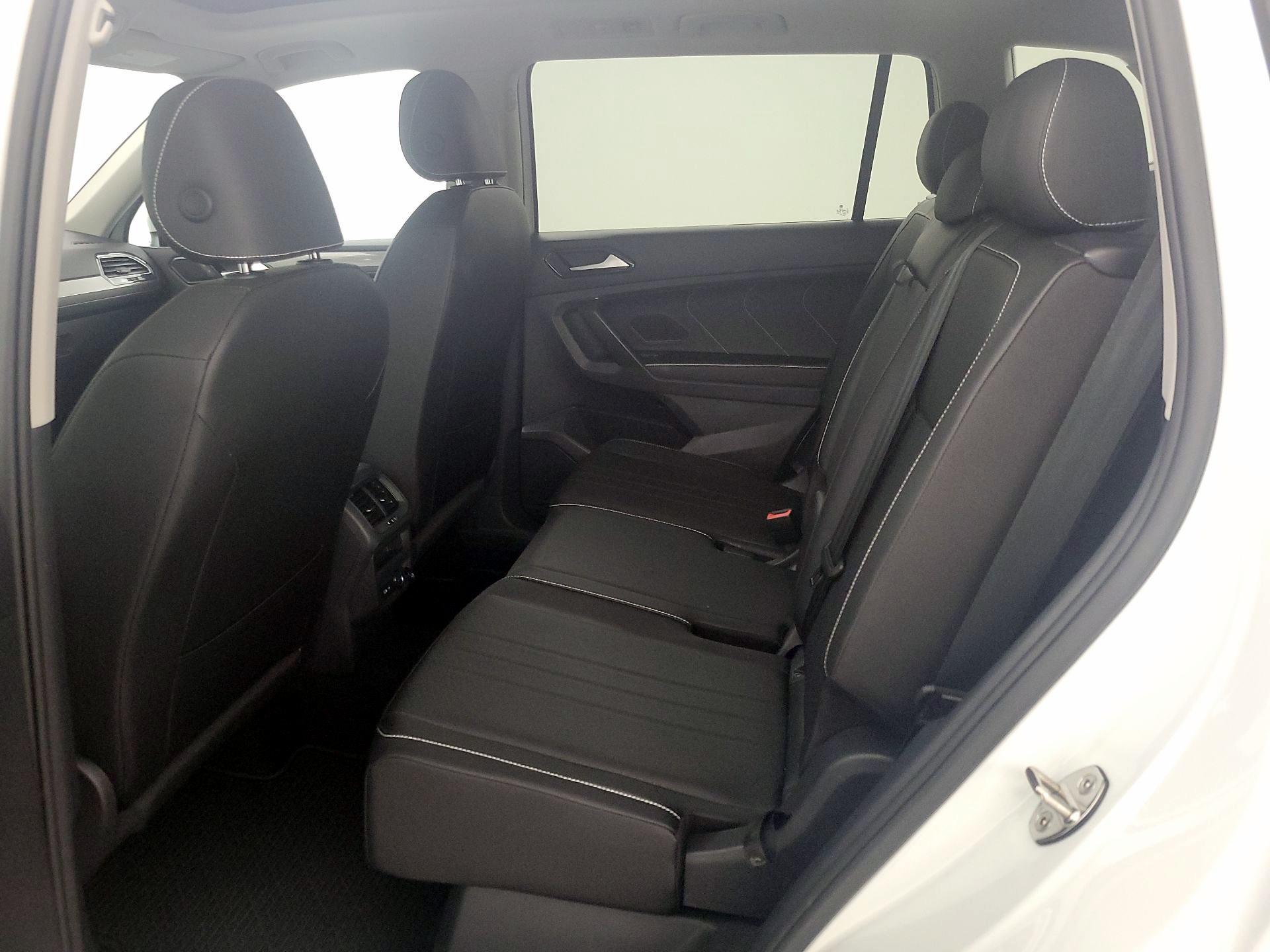 Thumbnail: 2023 Volkswagen Tiguan - 20