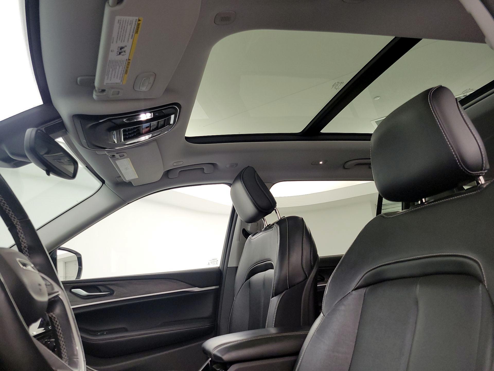 Thumbnail: 2021 Jeep Grand Cherokee L - 20