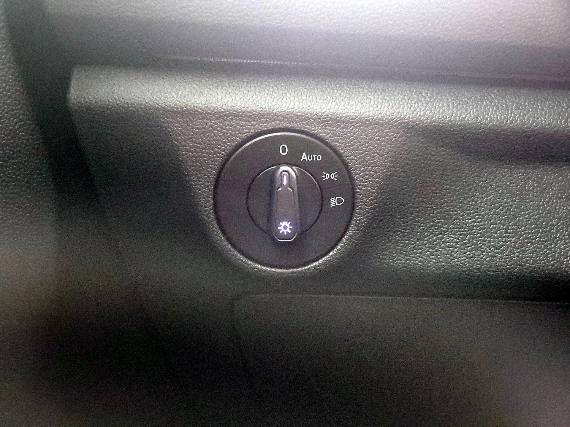 Thumbnail: 2019 Volkswagen Jetta - 13