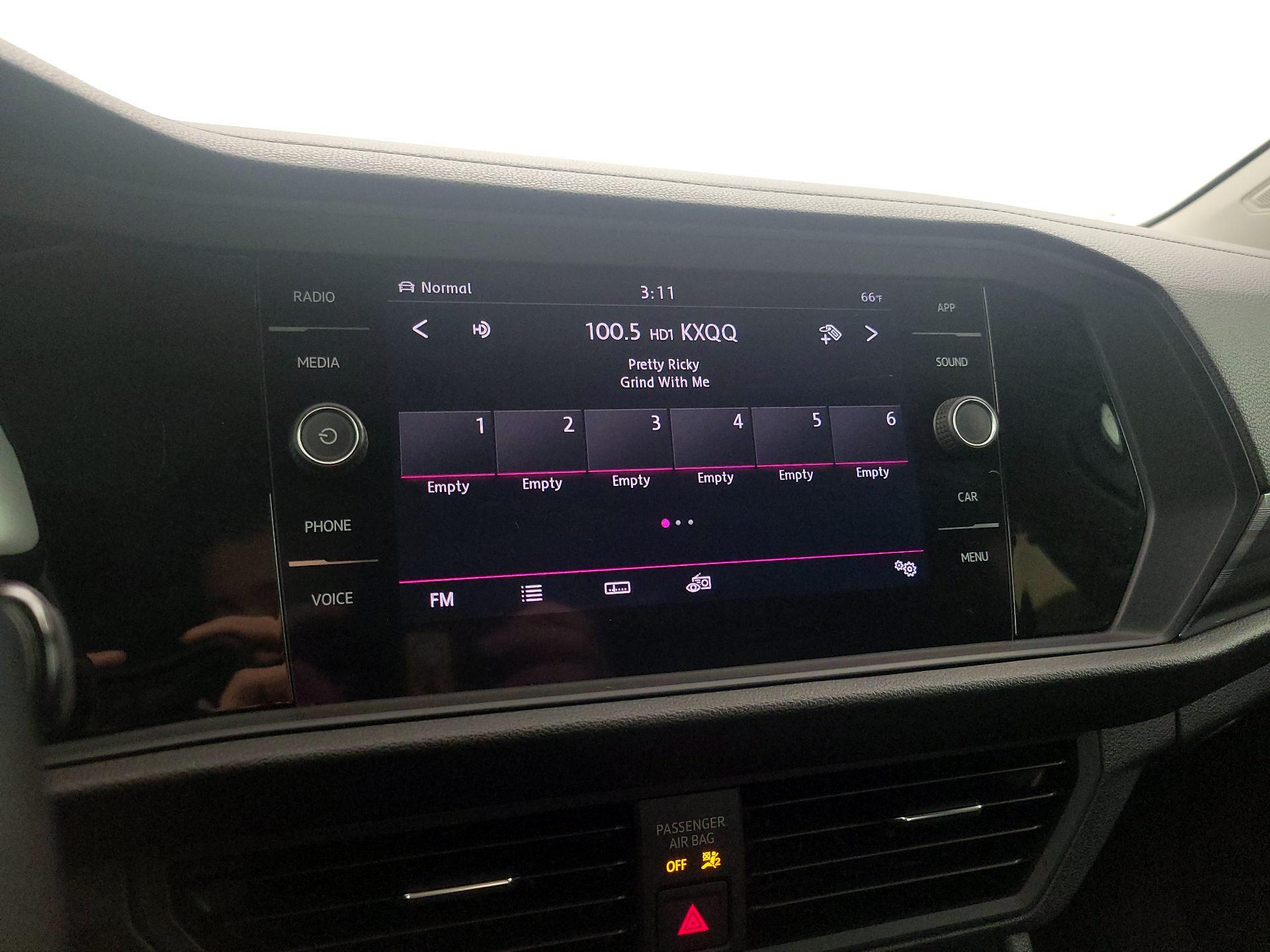 Thumbnail: 2019 Volkswagen Jetta - 15