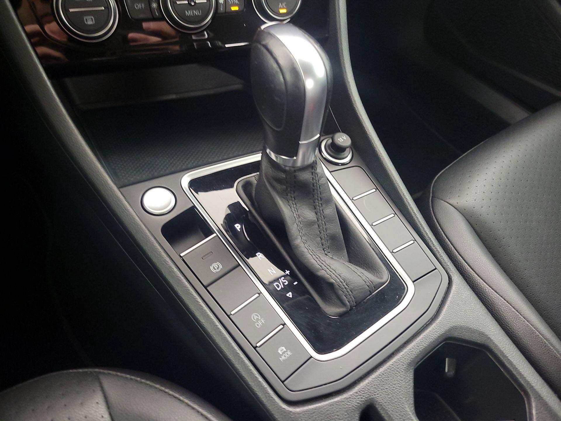 Thumbnail: 2019 Volkswagen Jetta - 17