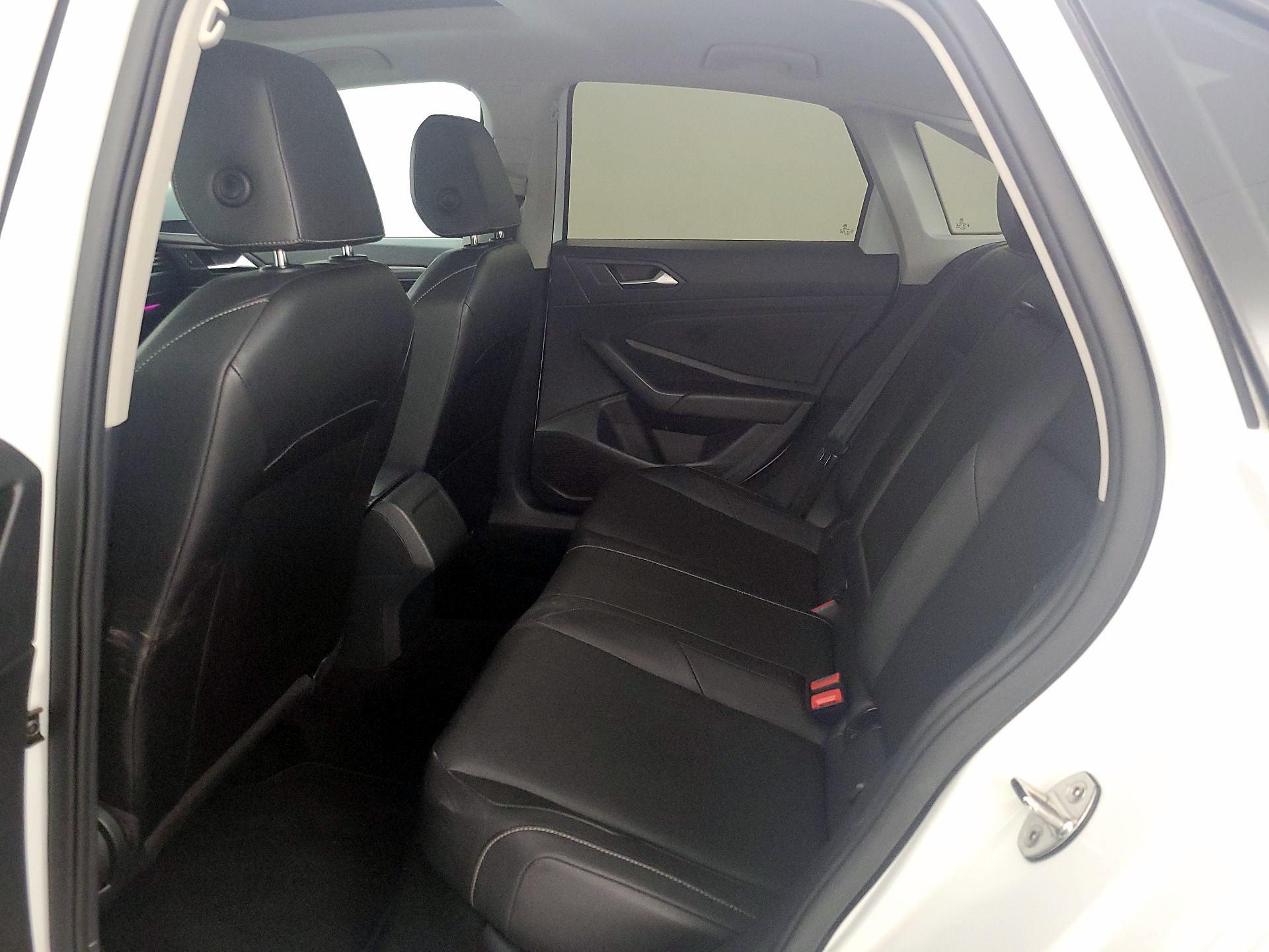 Thumbnail: 2019 Volkswagen Jetta - 20