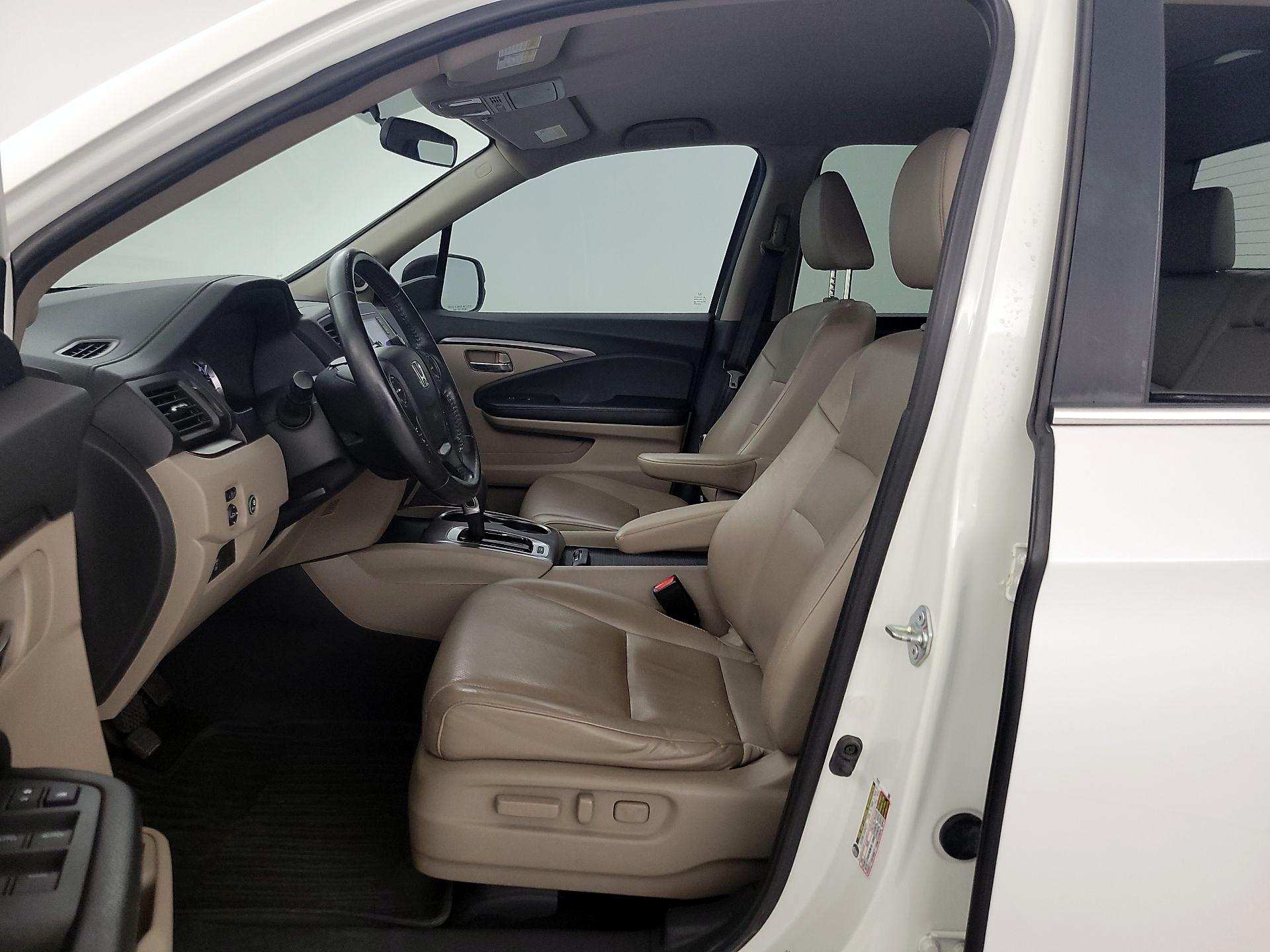 Thumbnail: 2017 Honda Ridgeline - 11