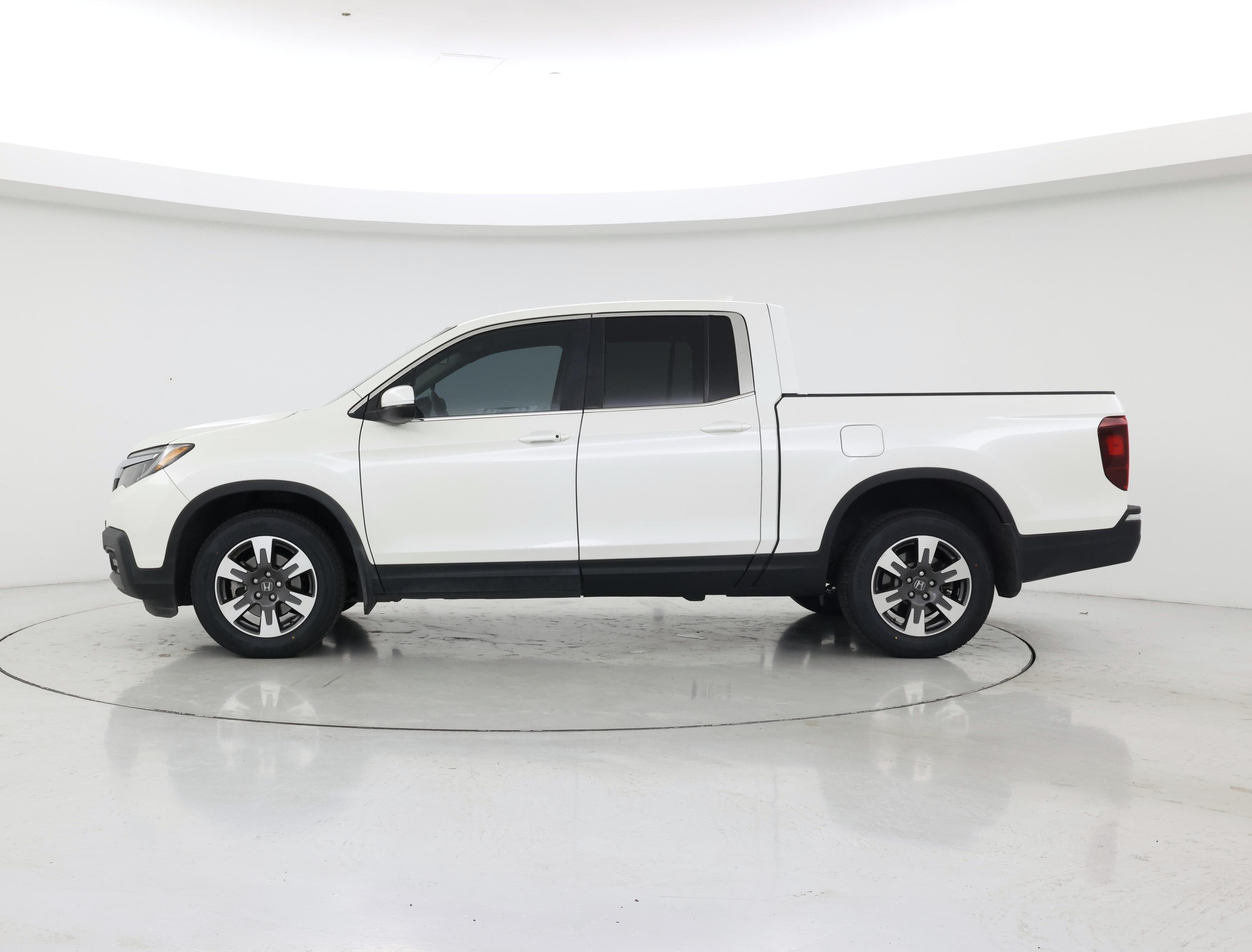 Thumbnail: 2017 Honda Ridgeline - 3