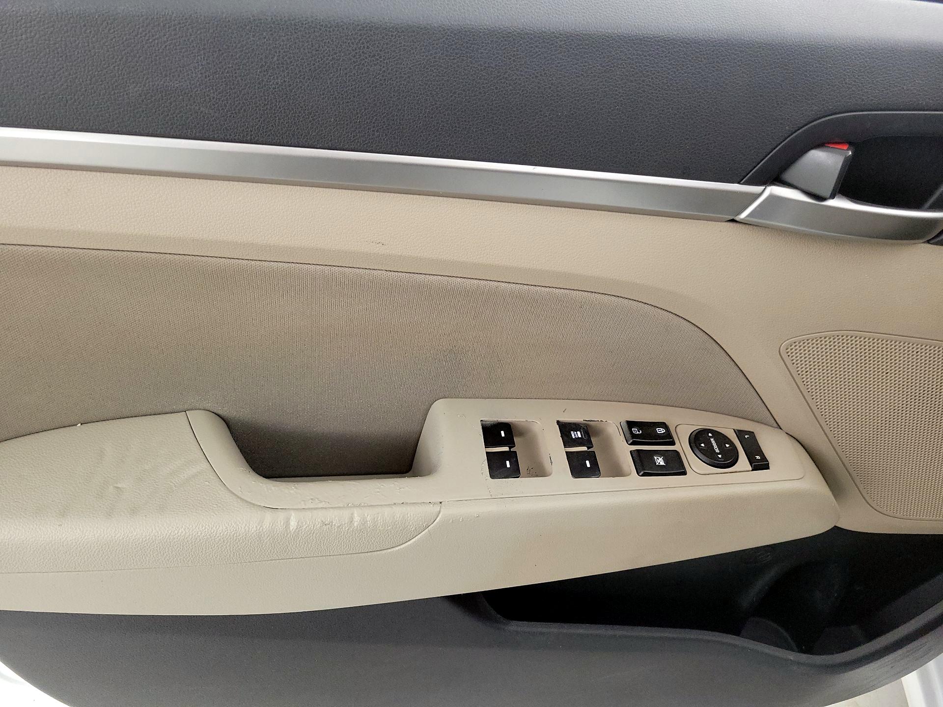 Thumbnail: 2019 Hyundai Elantra - 12