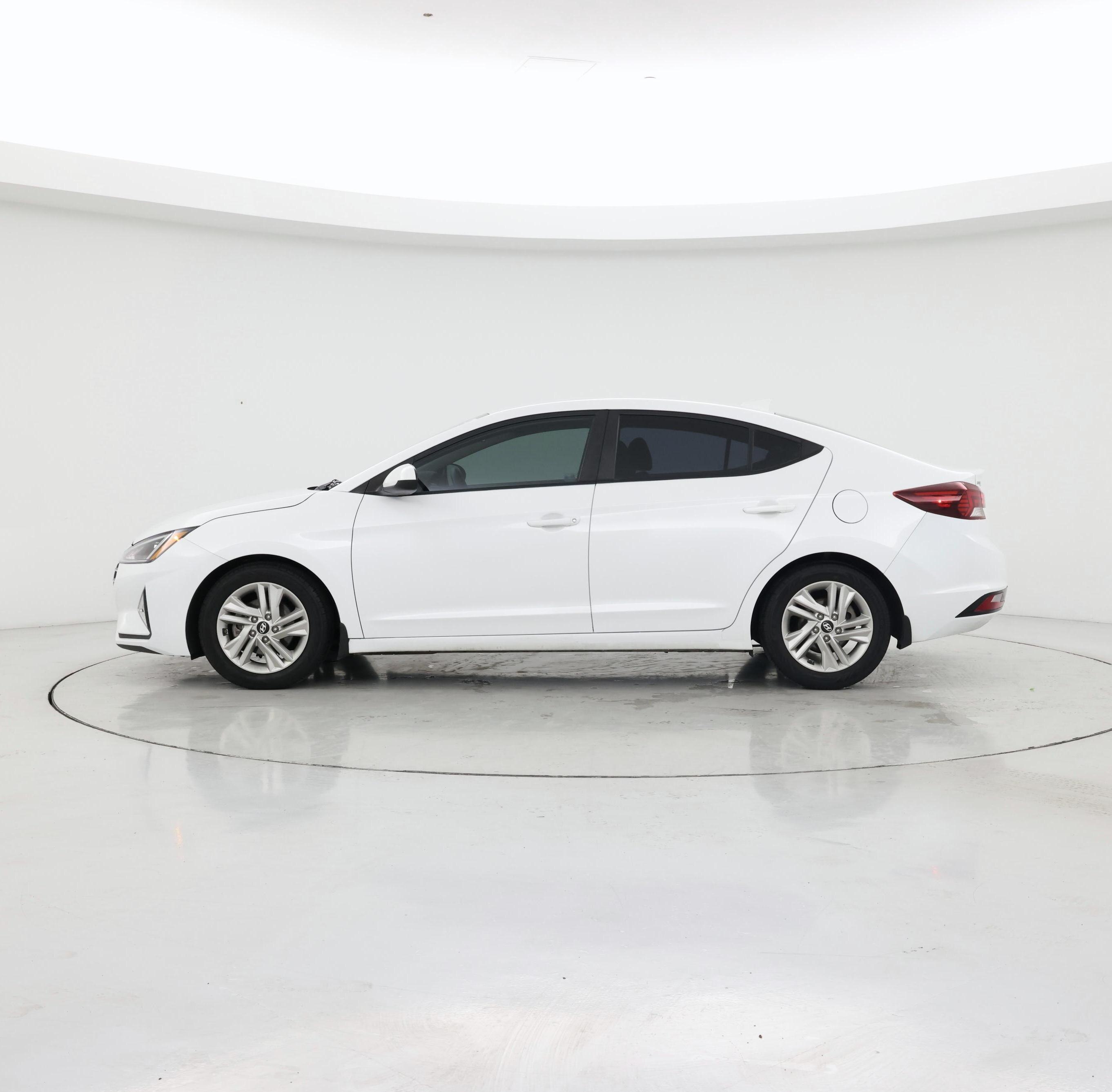 Thumbnail: 2019 Hyundai Elantra - 3