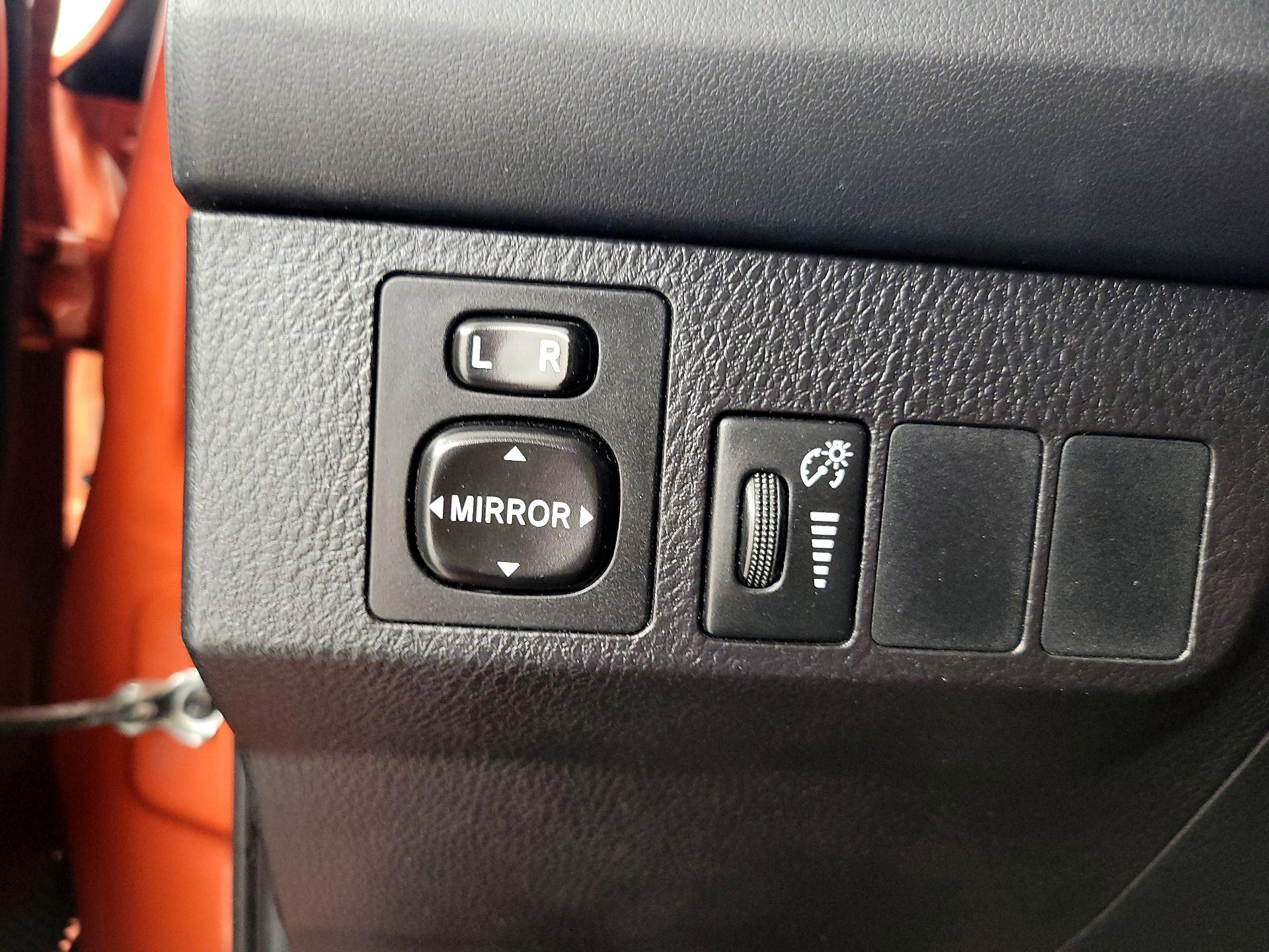 Thumbnail: 2016 Toyota RAV4 - 13