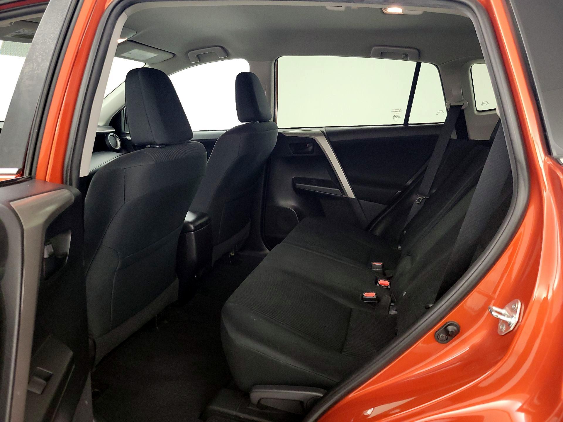 Thumbnail: 2016 Toyota RAV4 - 19